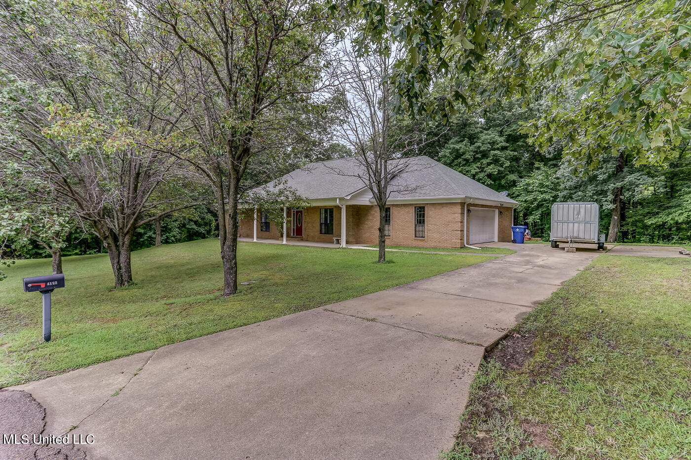 4182 Summer Circle, Lake Cormorant, Mississippi image 3