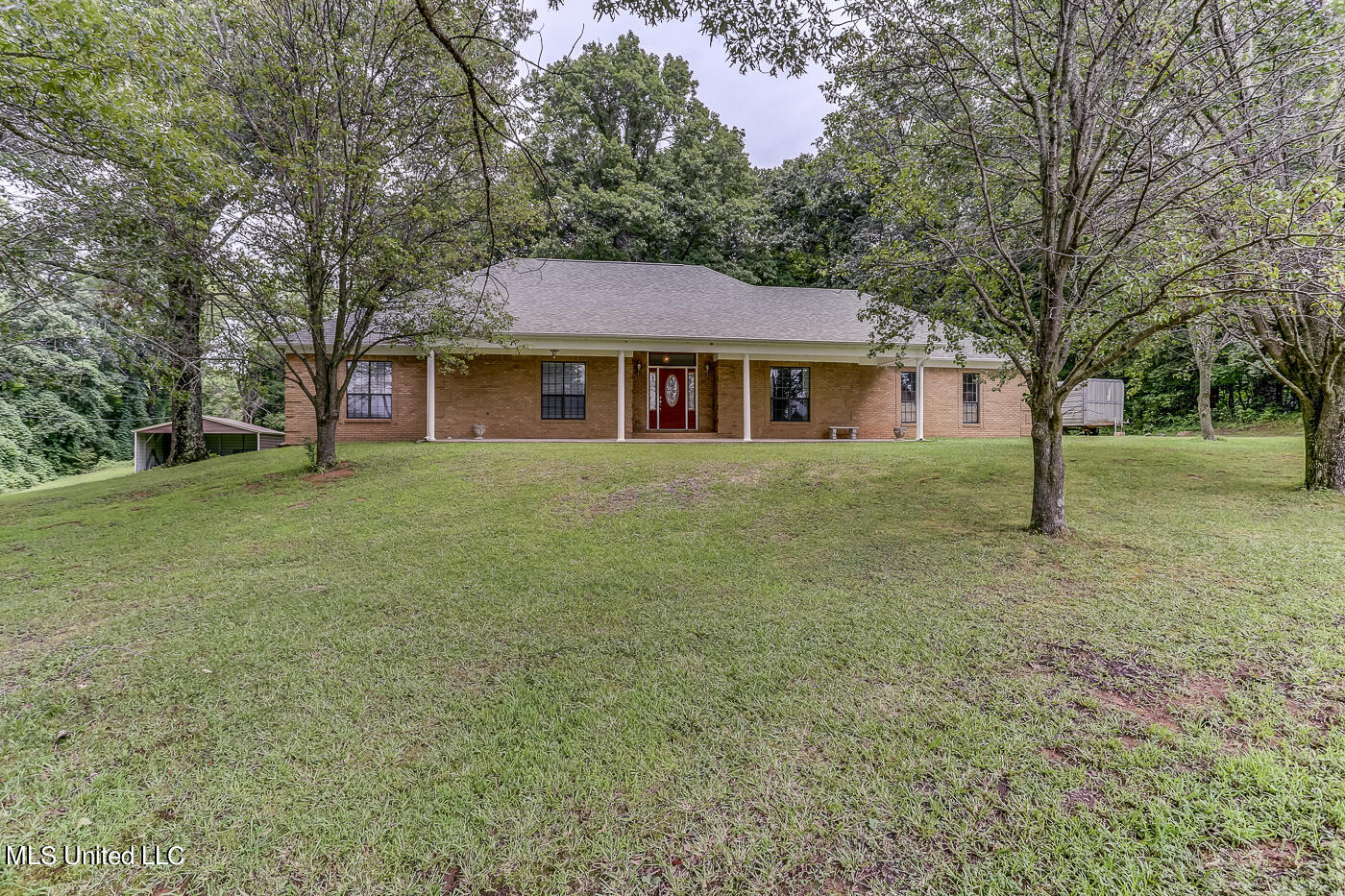 4182 Summer Circle, Lake Cormorant, Mississippi image 2