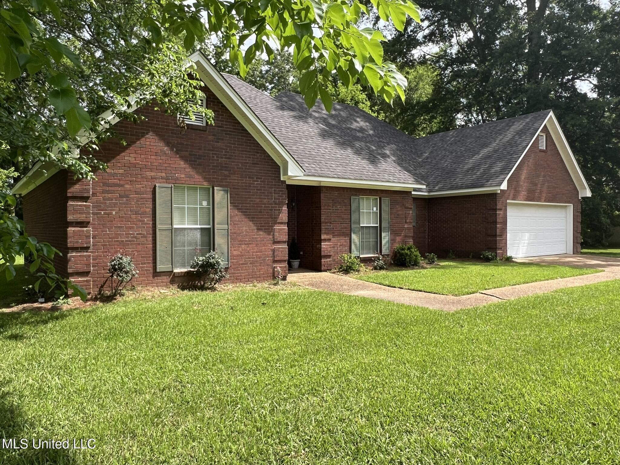 123 Wildwood Boulevard, Jackson, Mississippi image 3