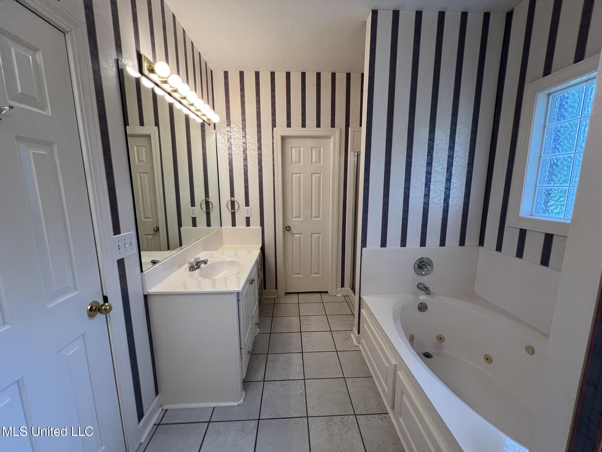 123 Wildwood Boulevard, Jackson, Mississippi image 15