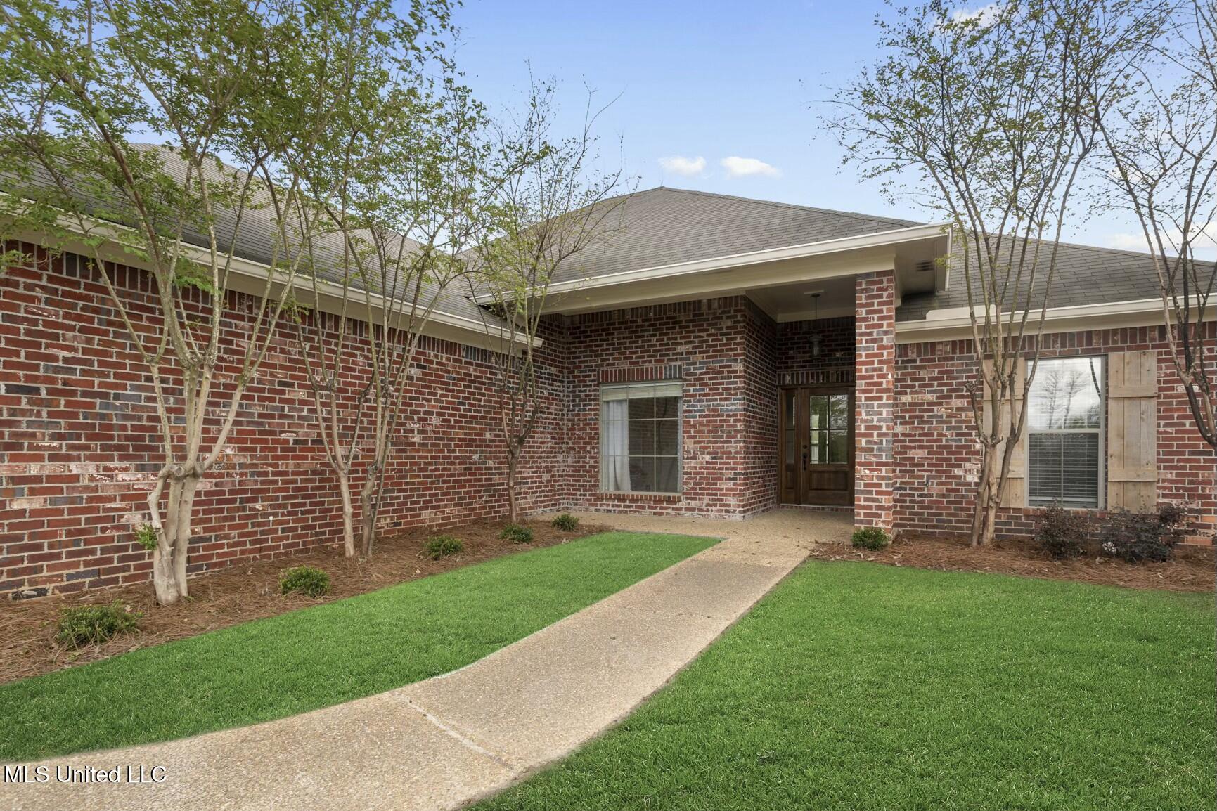 908 Fairview Place, Brandon, Mississippi image 2