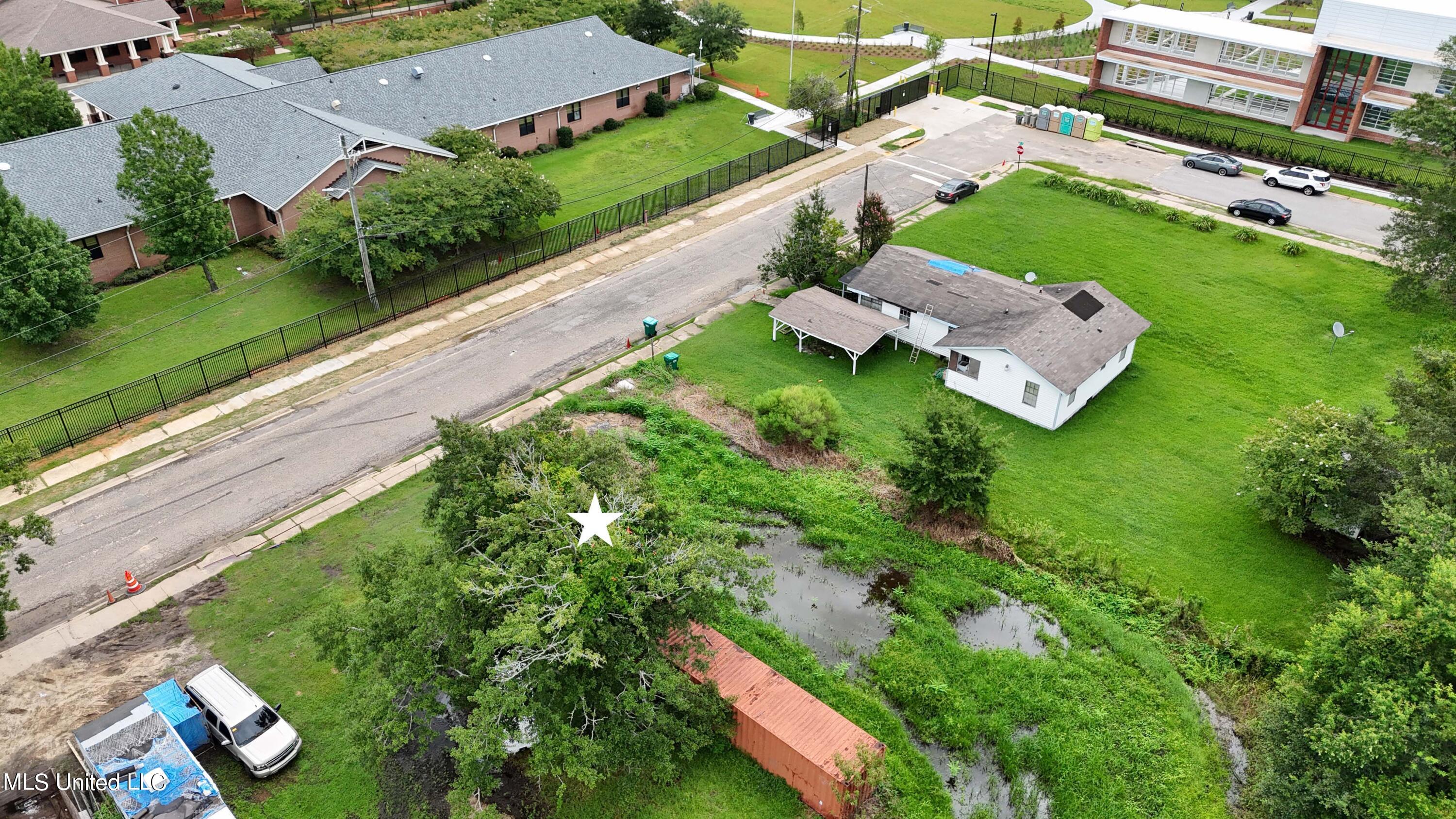 21st Street, Gulfport, Mississippi image 7