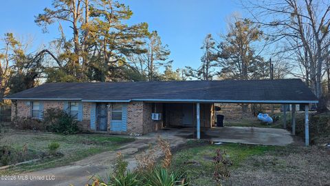 Homes For Sale - 31 Sanford Road<br/> Panola County, Courtland, MS 38620