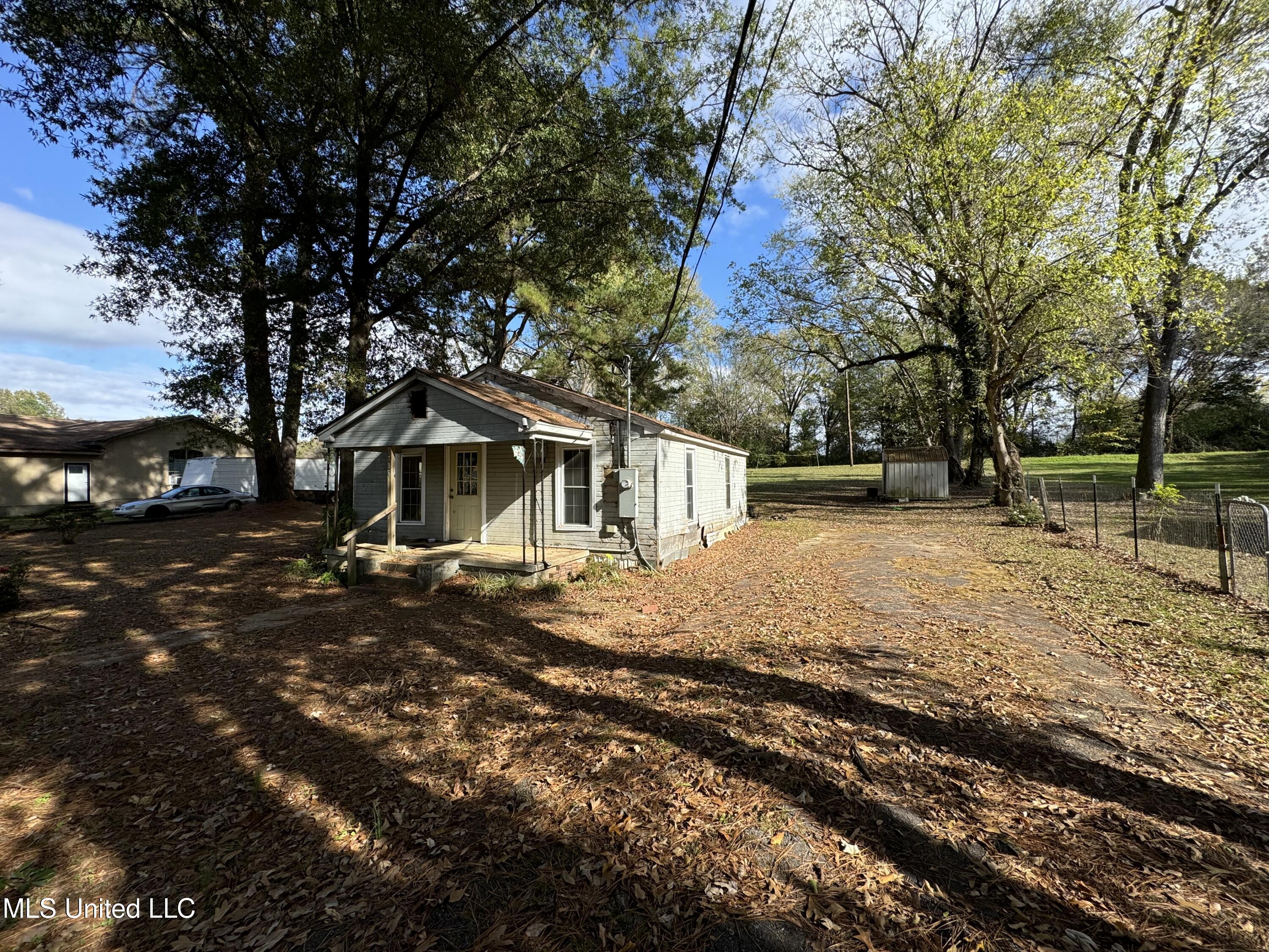 796 Court Street, Coldwater, Mississippi image 1