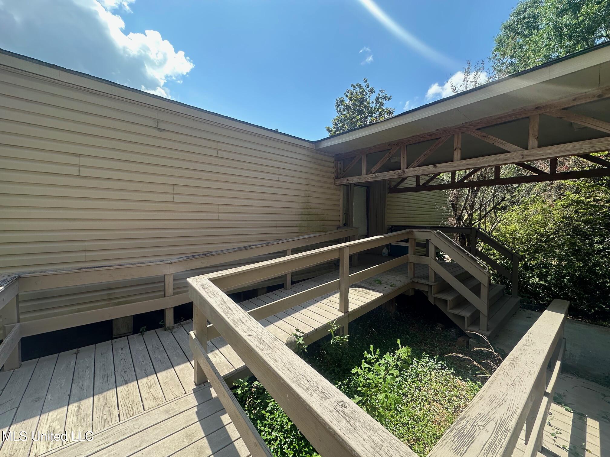 577 W Lakeshore Drive, Carriere, Mississippi image 17