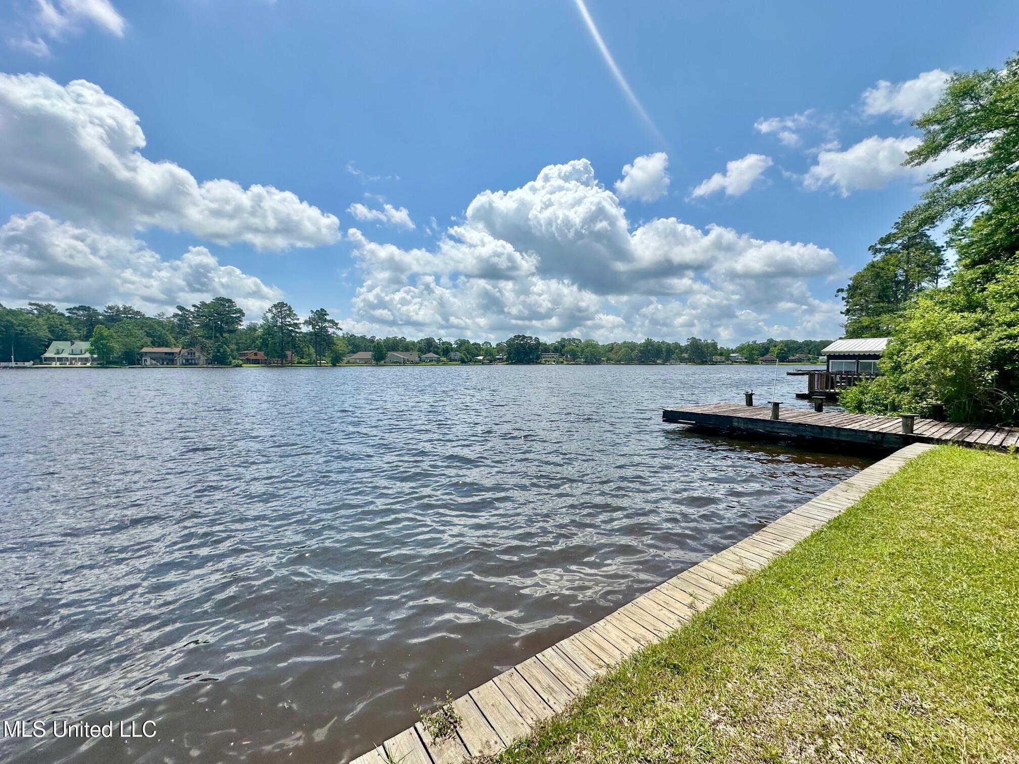 577 W Lakeshore Drive, Carriere, Mississippi image 28