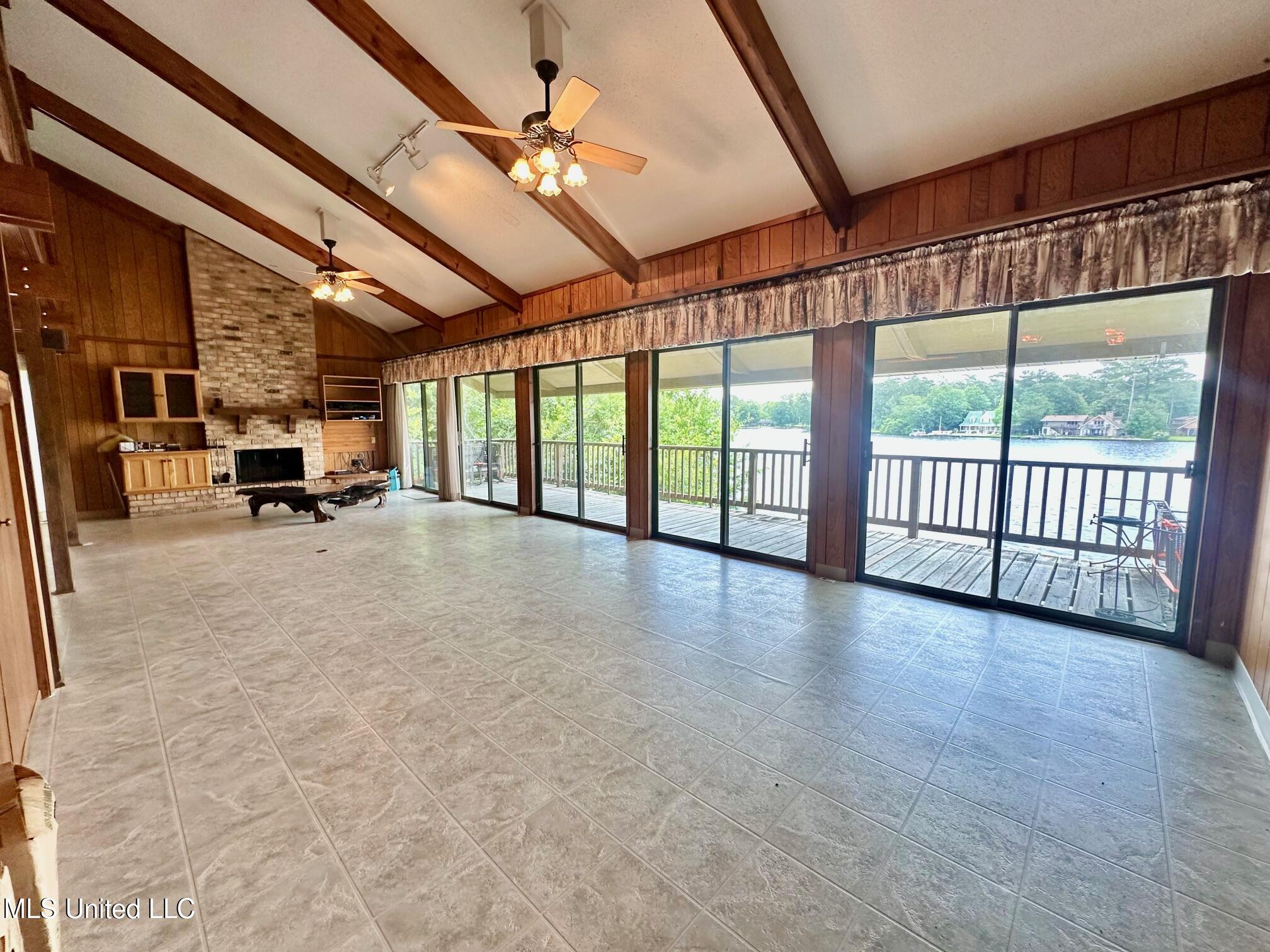 577 W Lakeshore Drive, Carriere, Mississippi image 2