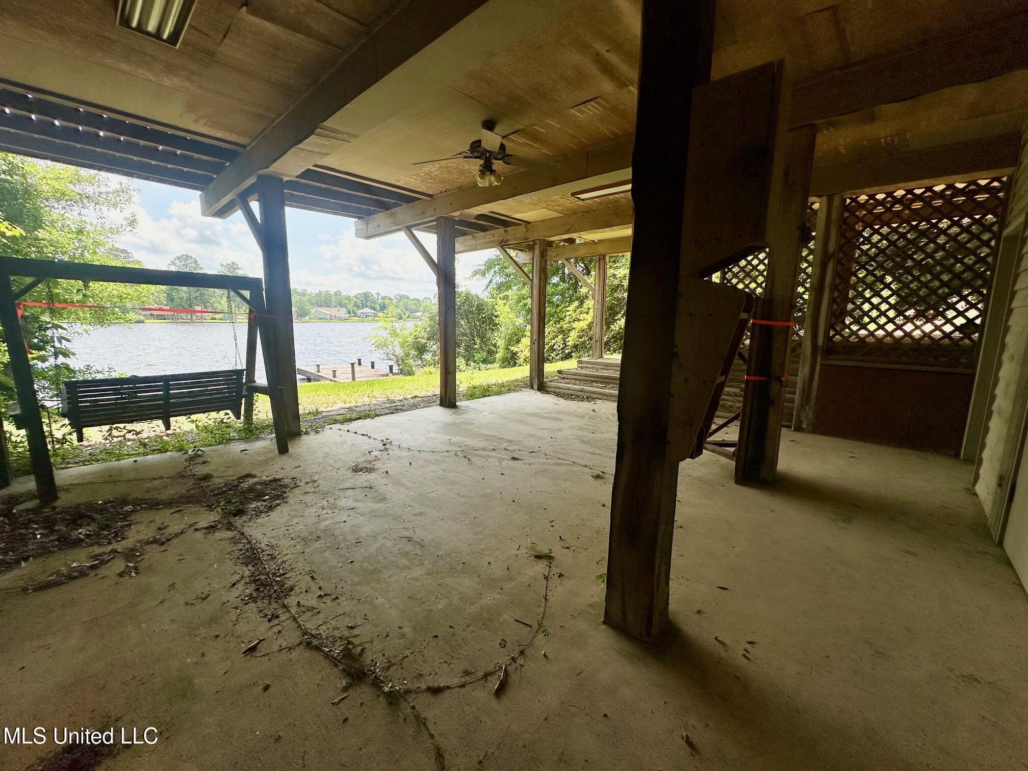 577 W Lakeshore Drive, Carriere, Mississippi image 25