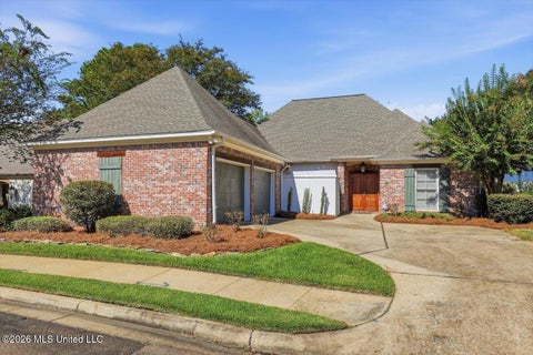 Homes For Sale - 3 Waterford Place<br/> Jackson, MS 39211