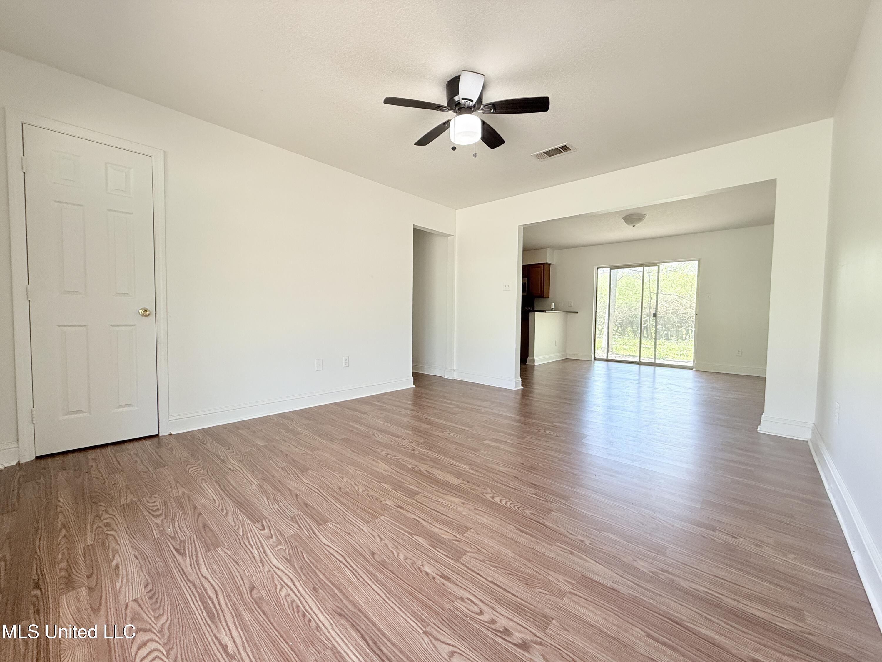 3003 Pineland Drive, Gulfport, Mississippi image 2