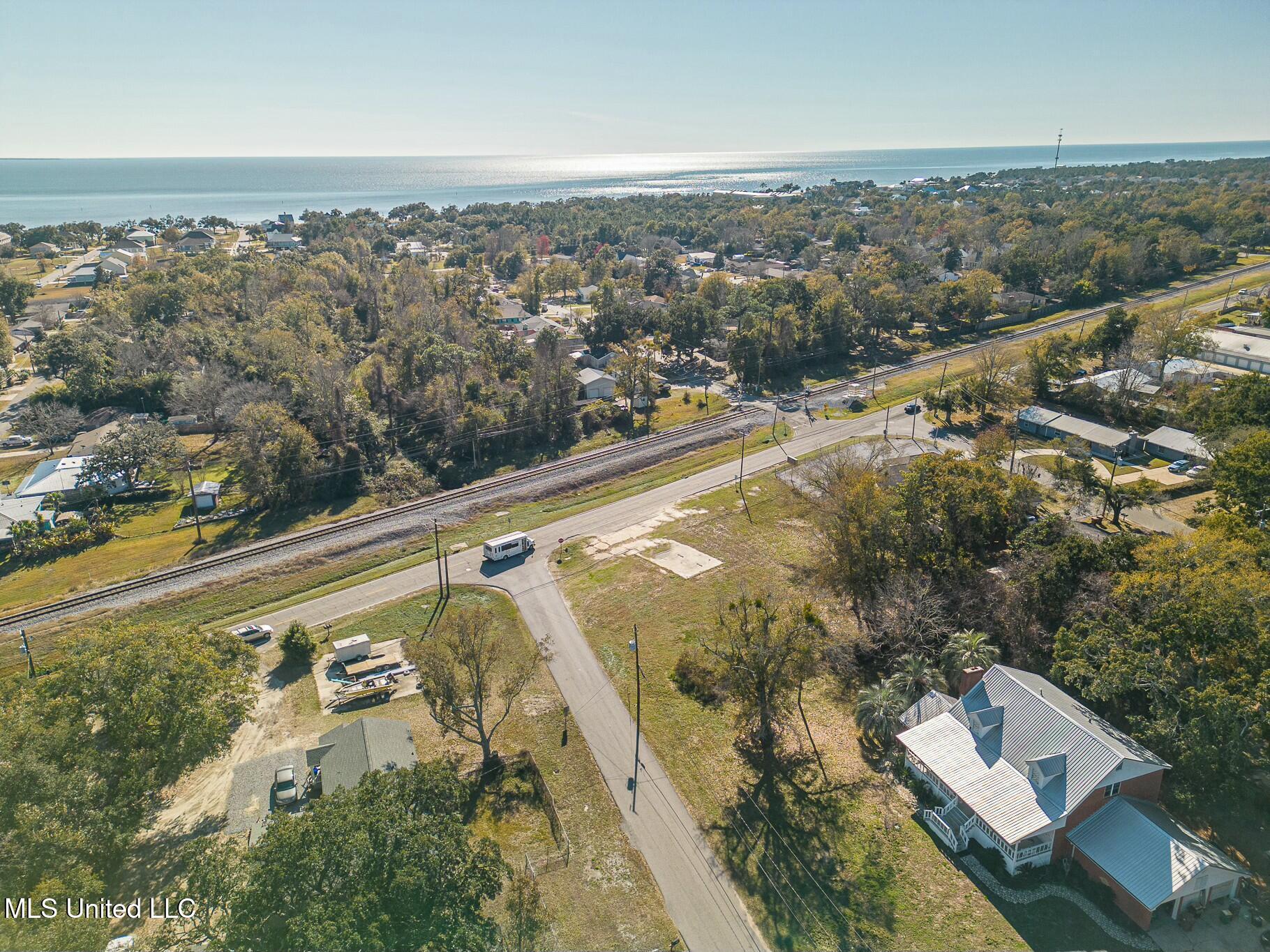 642 W Railroad Street, Long Beach, Mississippi image 6