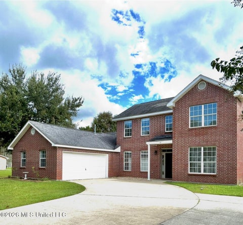 Homes For Sale - 18 Lakeview Drive<br/> Ocean Springs, MS 39564