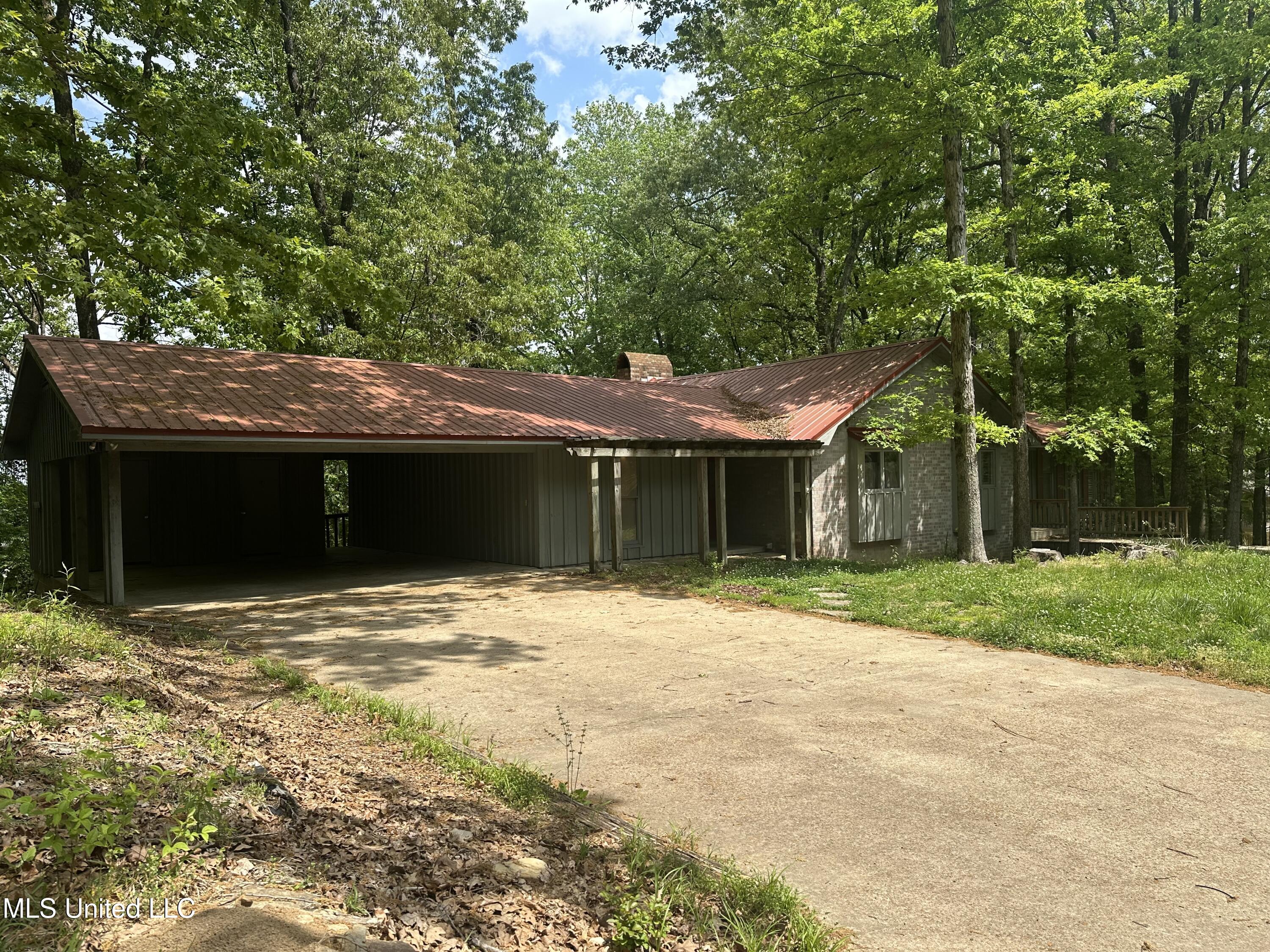 204 Fort Drive, Grenada, Mississippi image 2