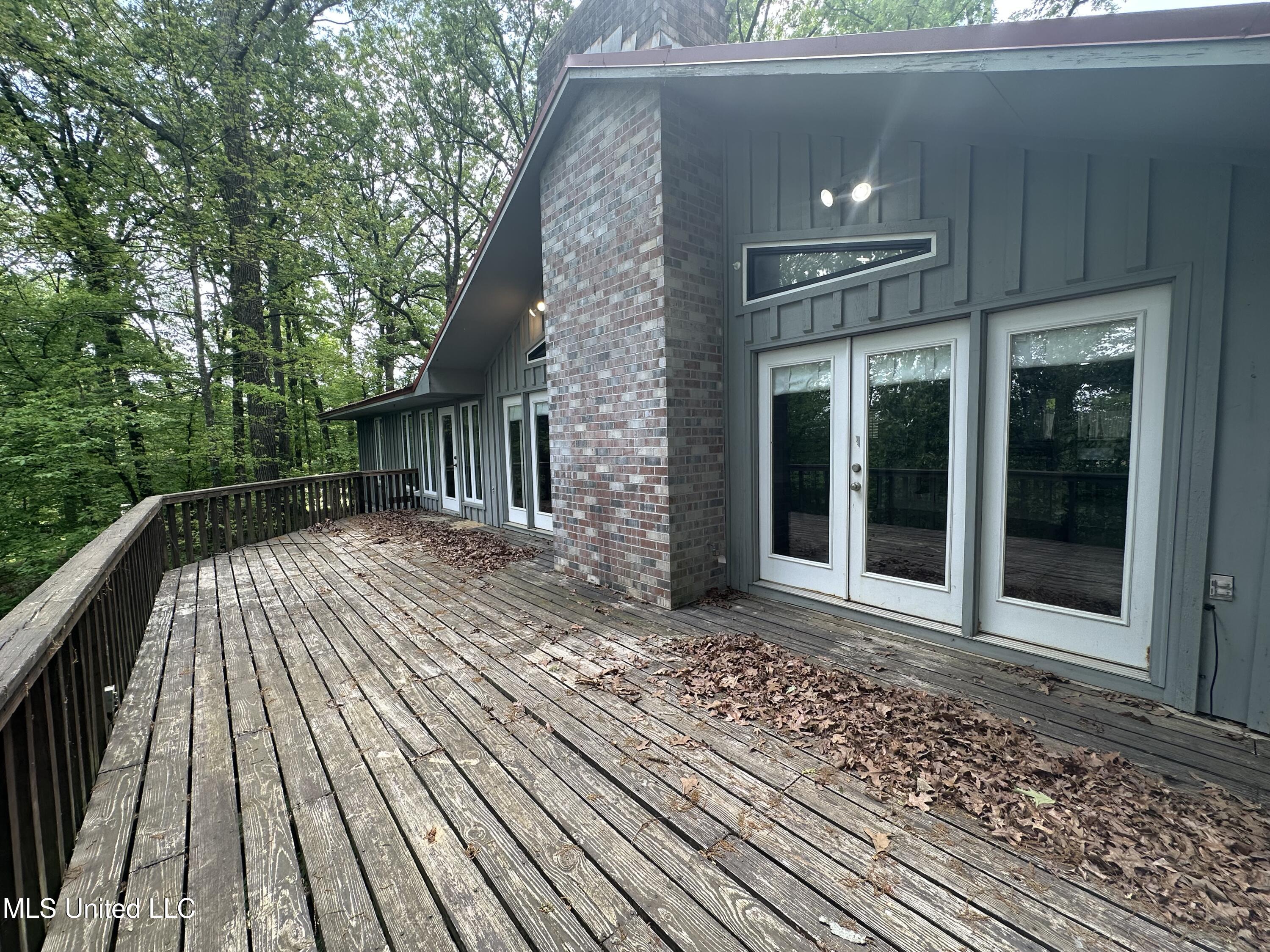 204 Fort Drive, Grenada, Mississippi image 5