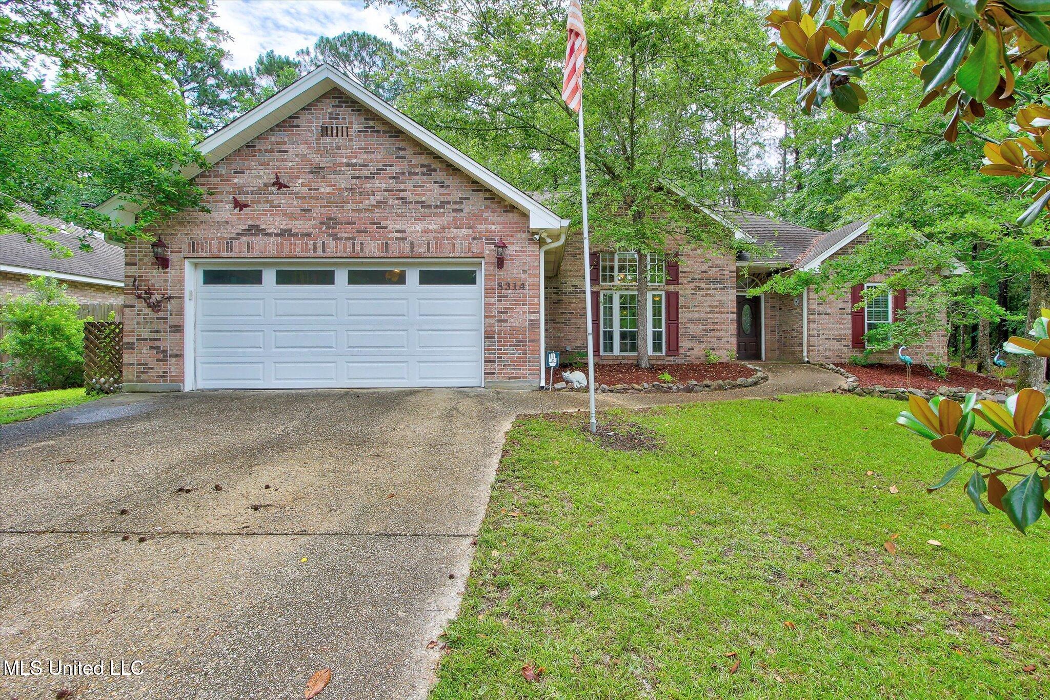 8314 Kahala Drive, Diamondhead, Mississippi image 1