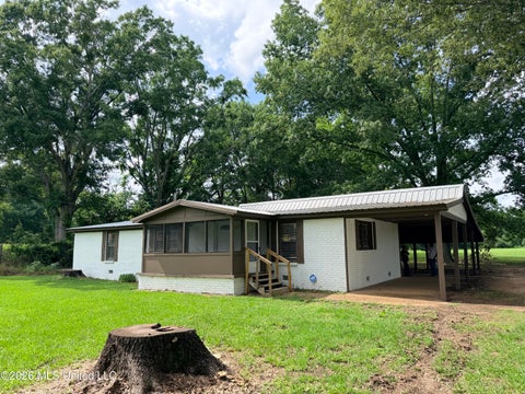 Homes For Sale - 647 Irwin Road<br/> Yazoo County, Bentonia, MS 39040