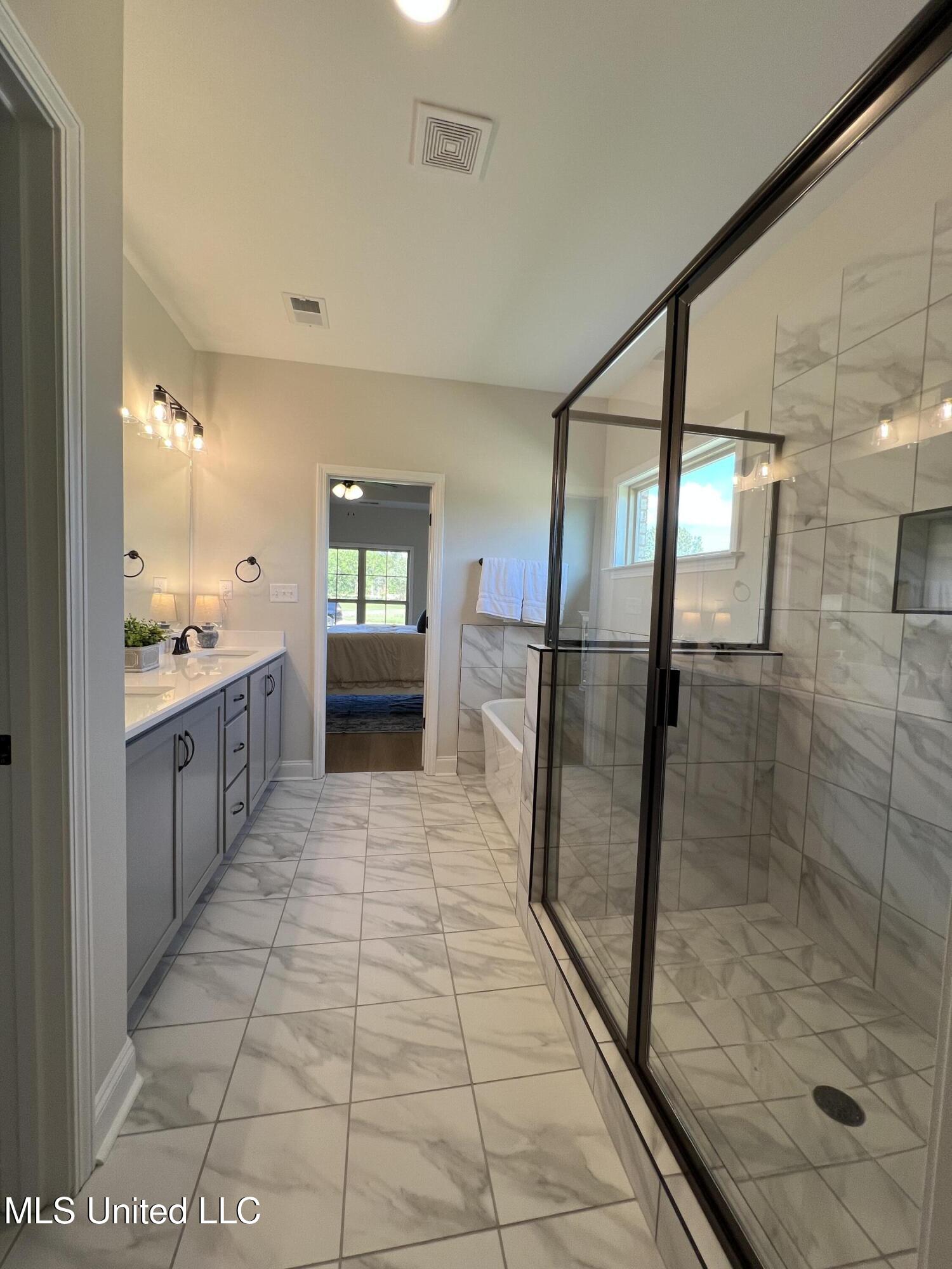 2111 Scott Meadows Lane, Hernando, Mississippi image 14