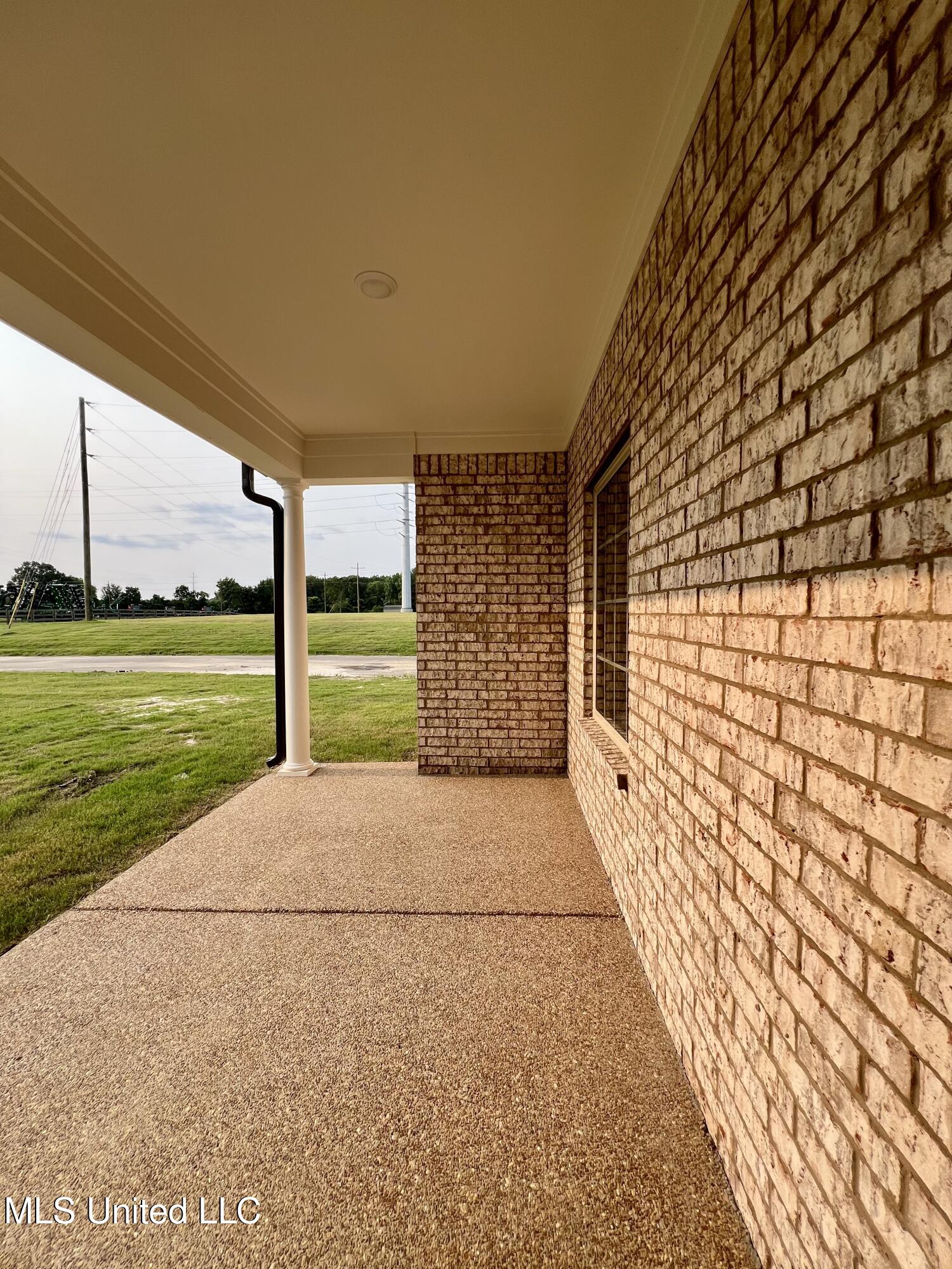 2111 Scott Meadows Lane, Hernando, Mississippi image 4