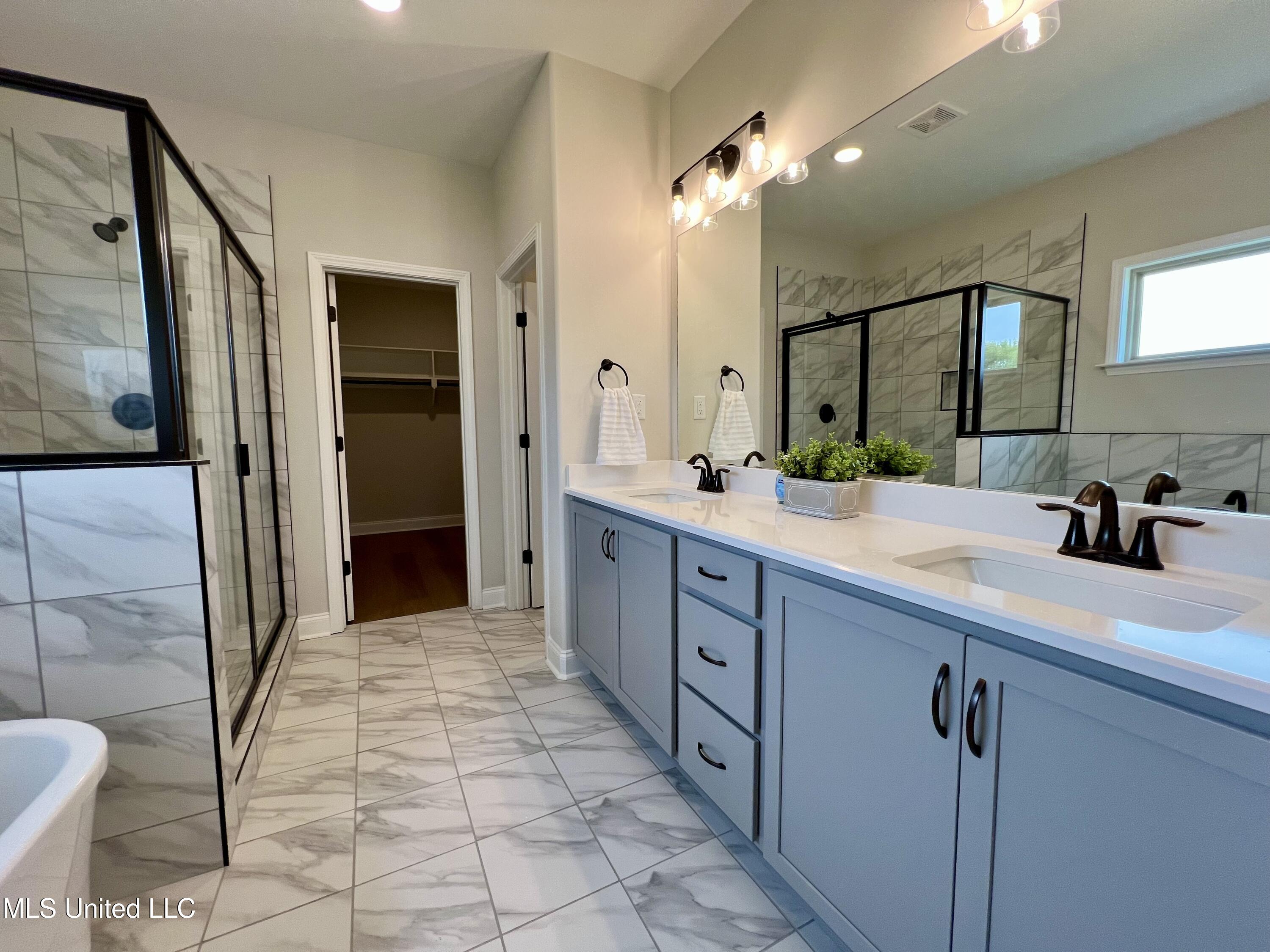 2111 Scott Meadows Lane, Hernando, Mississippi image 15