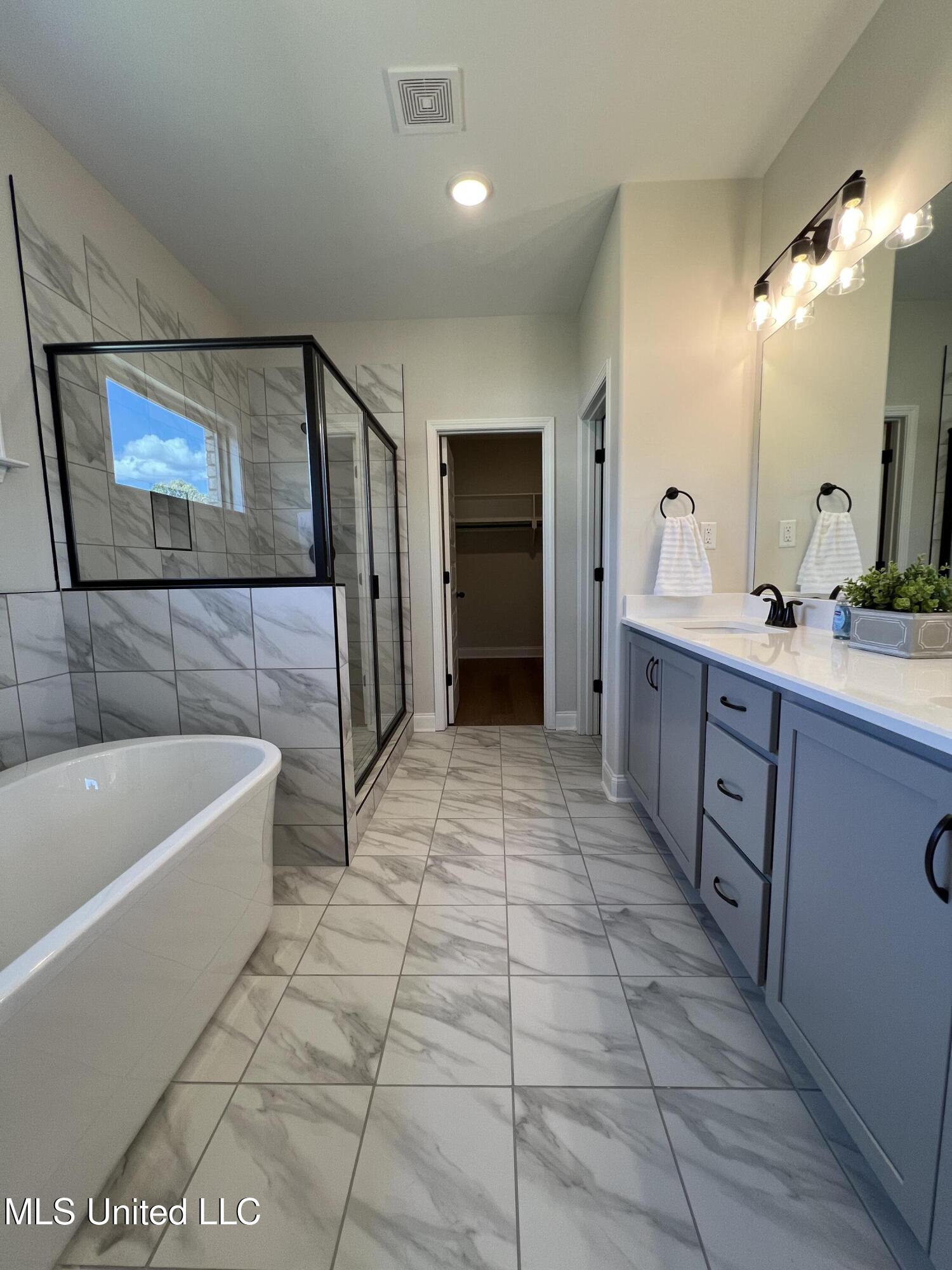 2111 Scott Meadows Lane, Hernando, Mississippi image 13