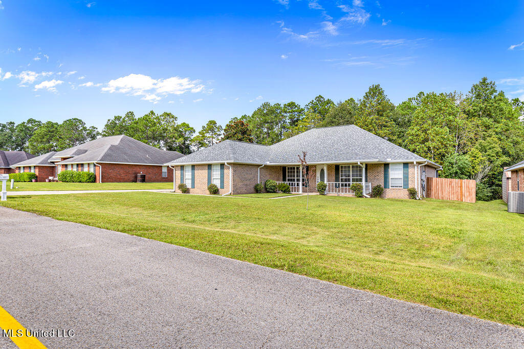 15795 S Fork Drive, Gulfport, Mississippi image 2