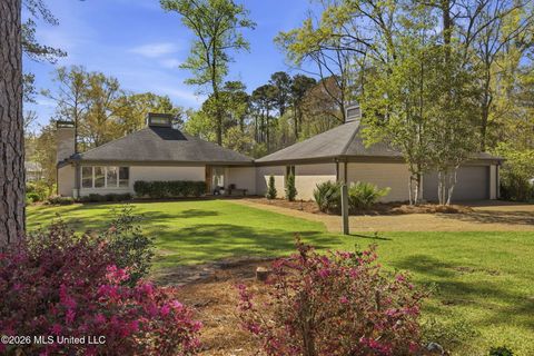 Homes For Sale - 4 Fern Cove<br/> Flowood, MS 39232