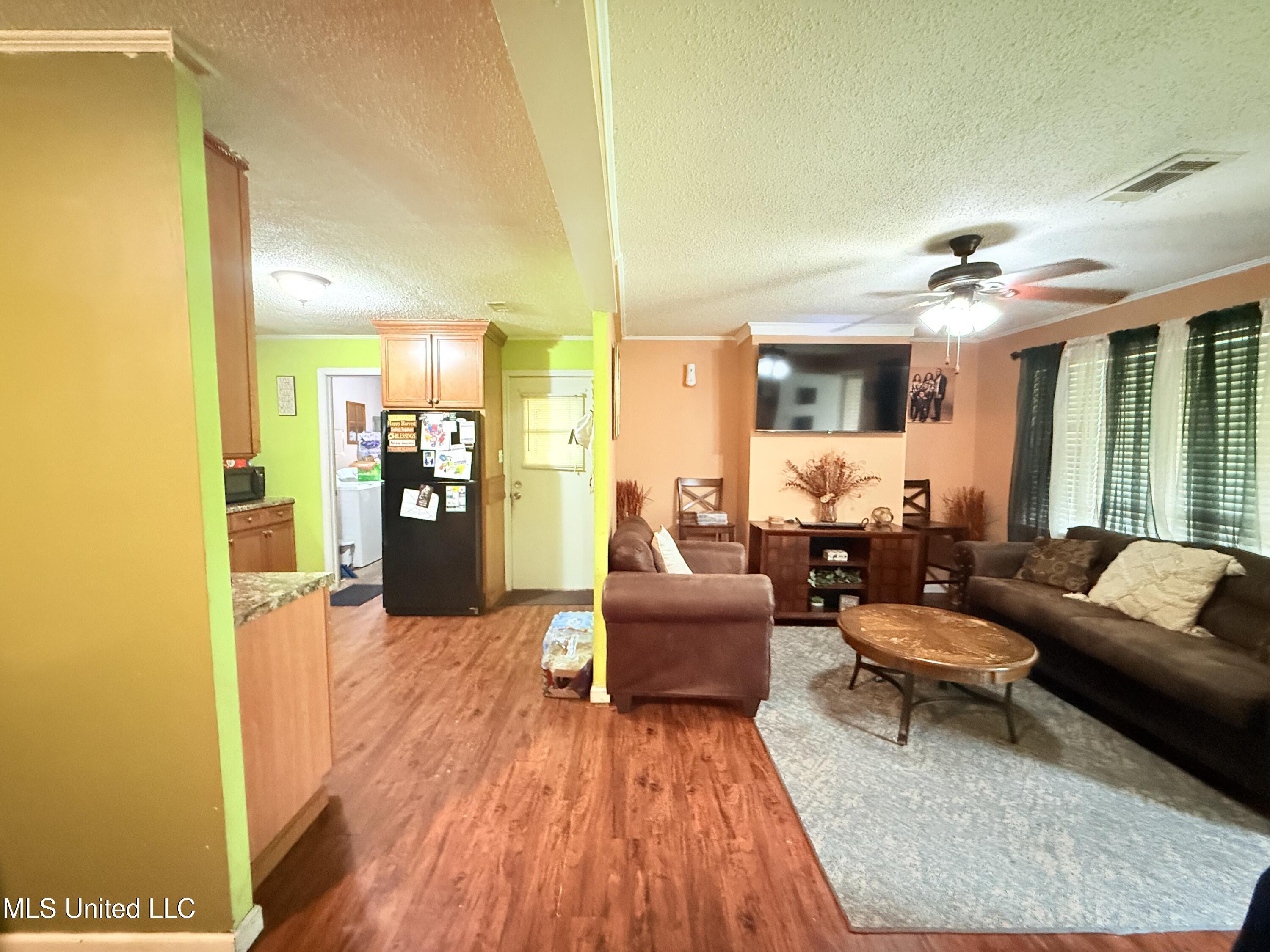 219 Mississippi Avenue, Grenada, Mississippi image 2