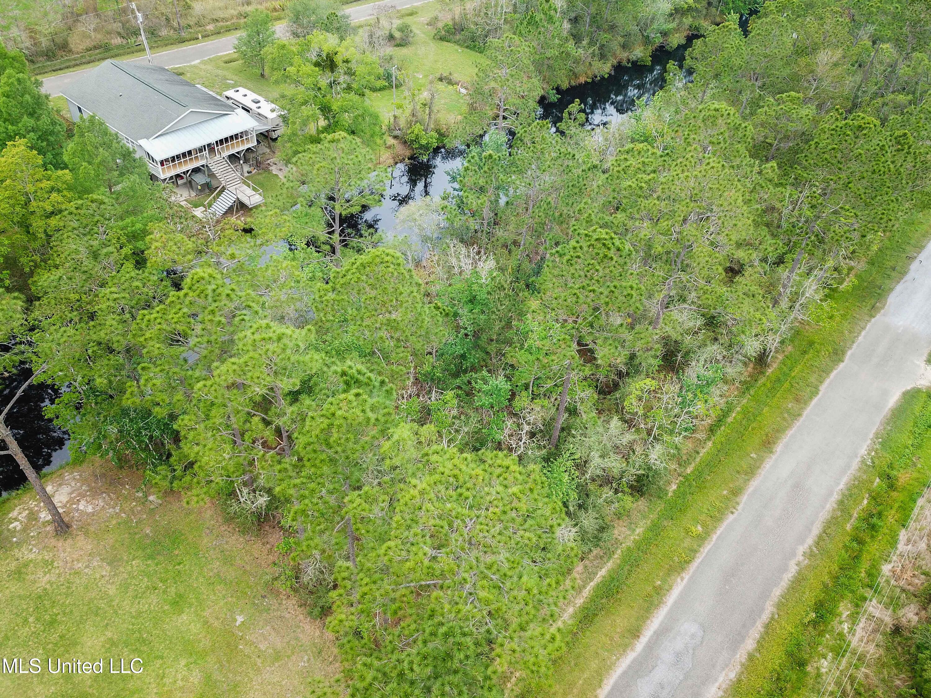 Robin Street, Waveland, Mississippi image 2