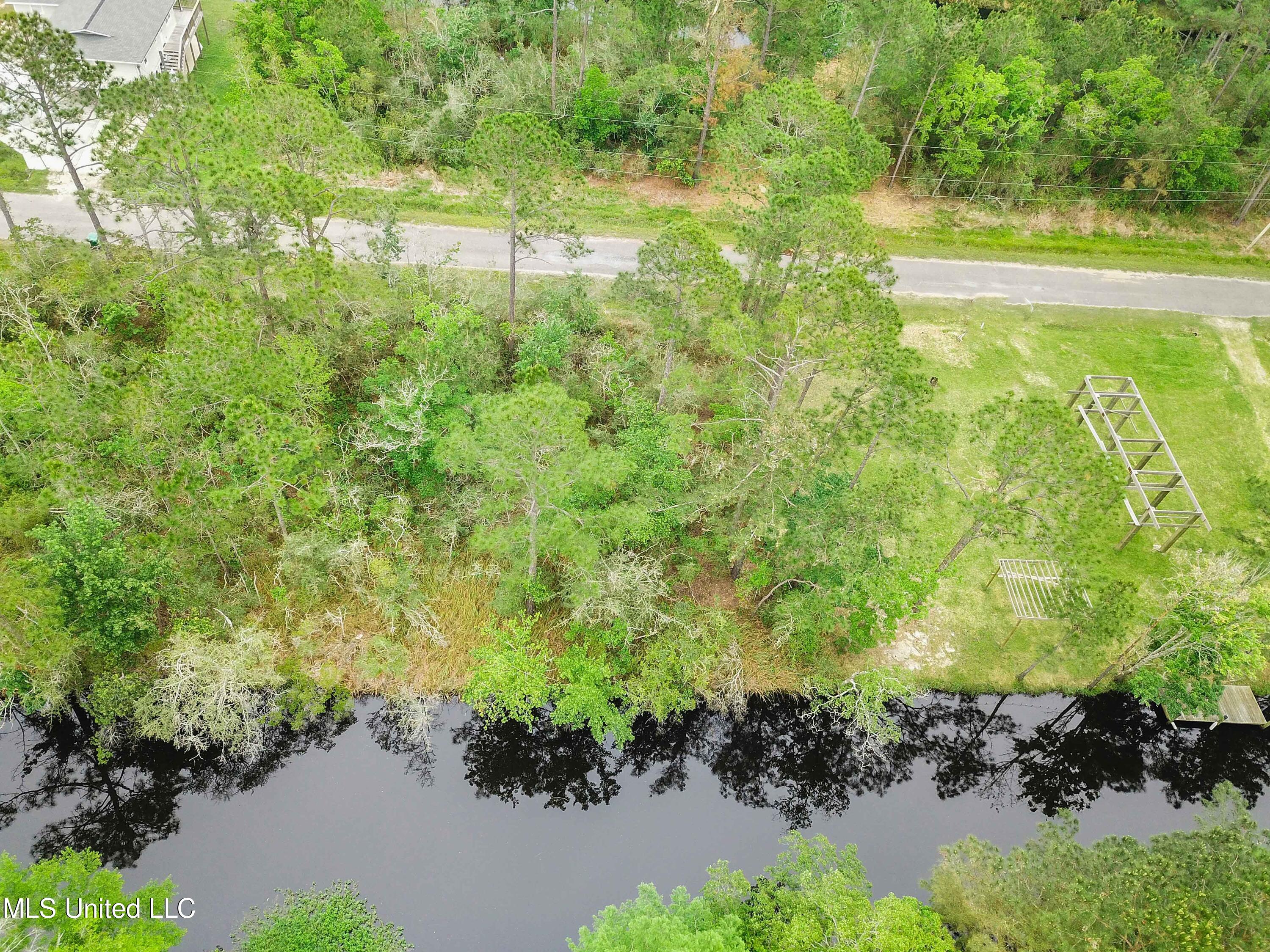 Robin Street, Waveland, Mississippi image 6