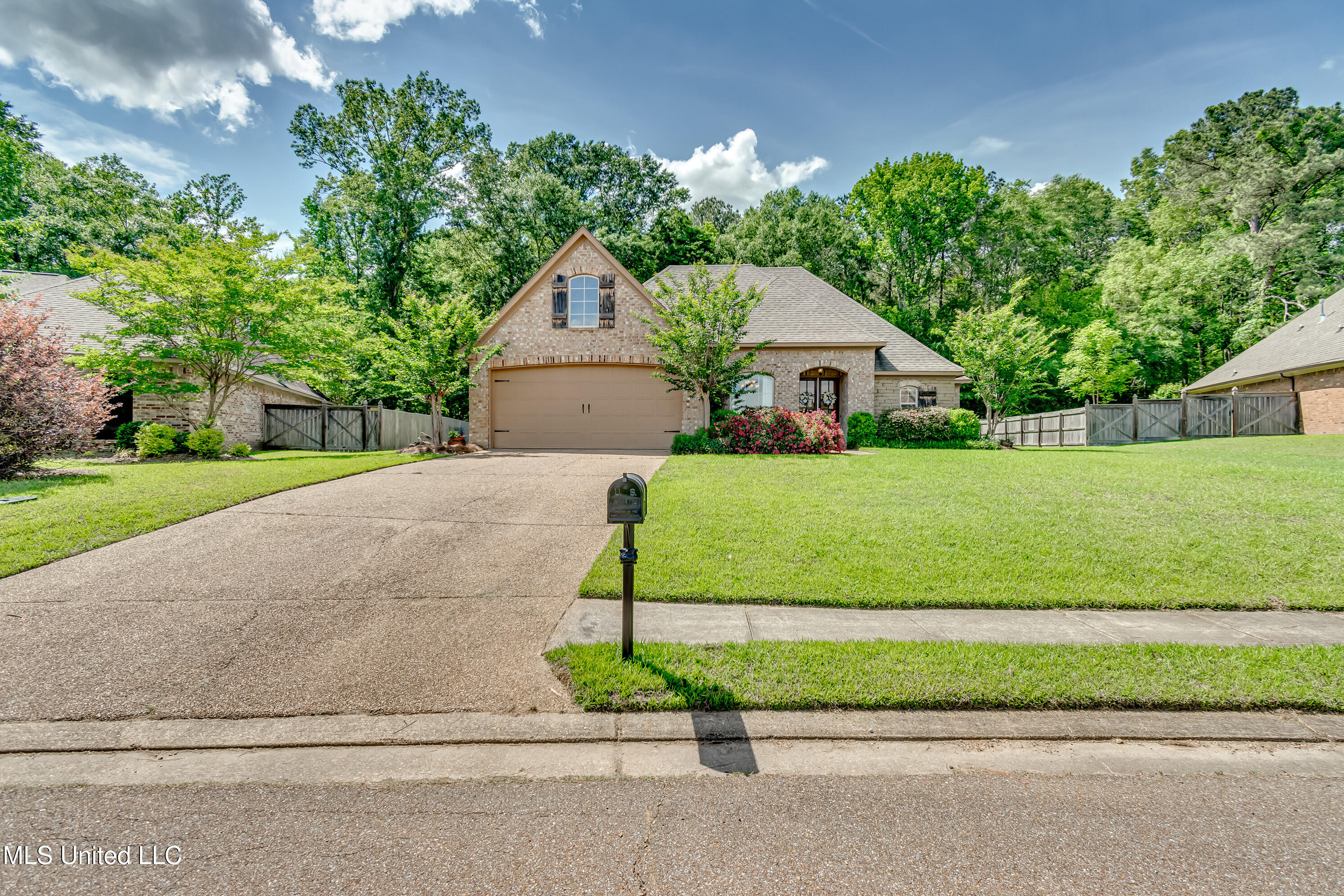 116 Belle Oak Drive, Brandon, Mississippi image 2