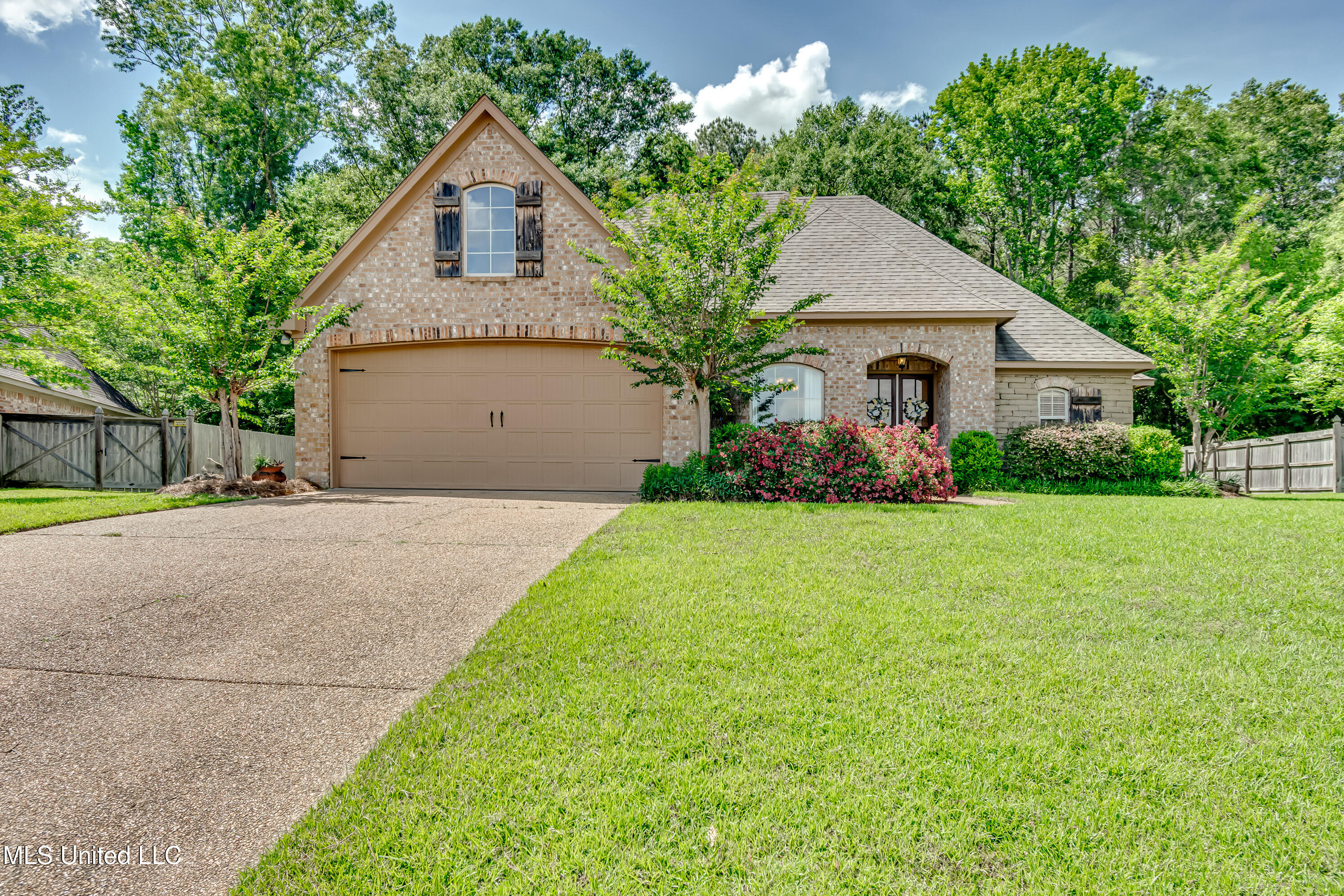 116 Belle Oak Drive, Brandon, Mississippi image 1