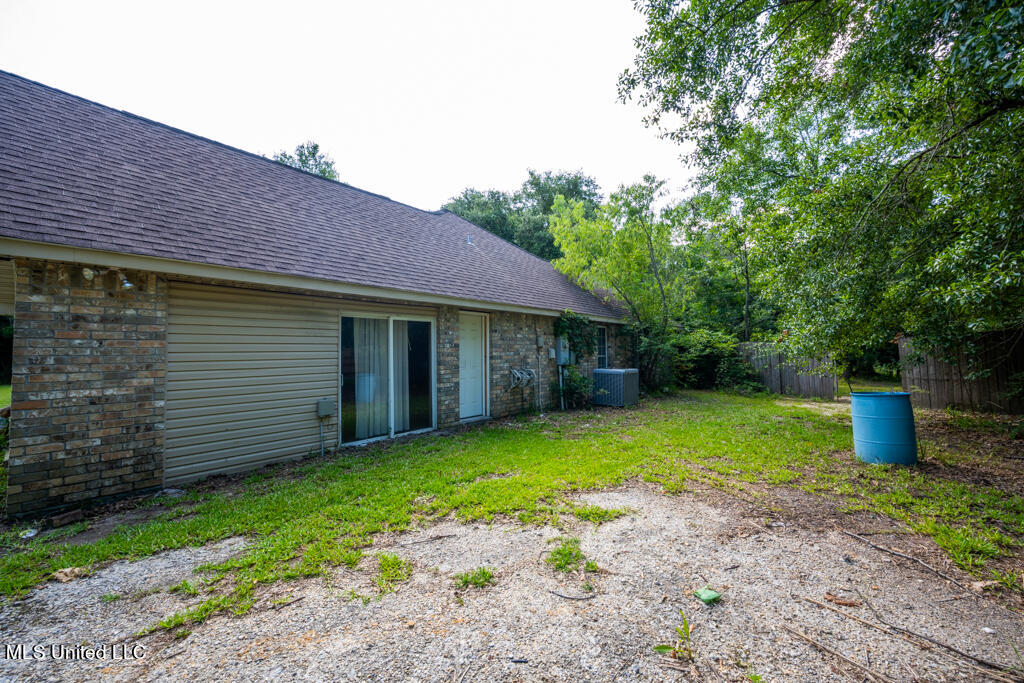 701 Cedar Street, Waveland, Mississippi image 3