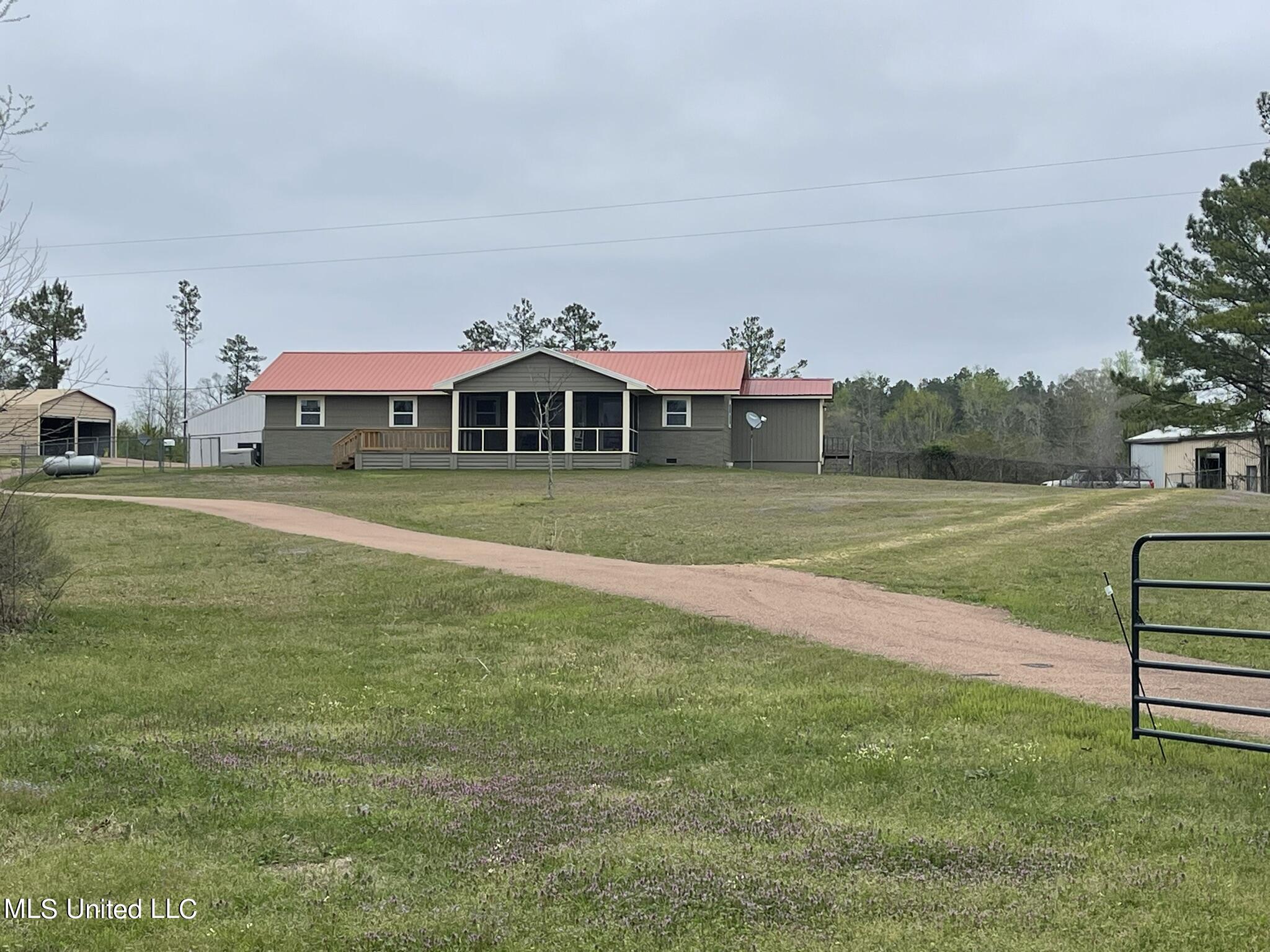 123 Leming Road, Braxton, Mississippi image 1