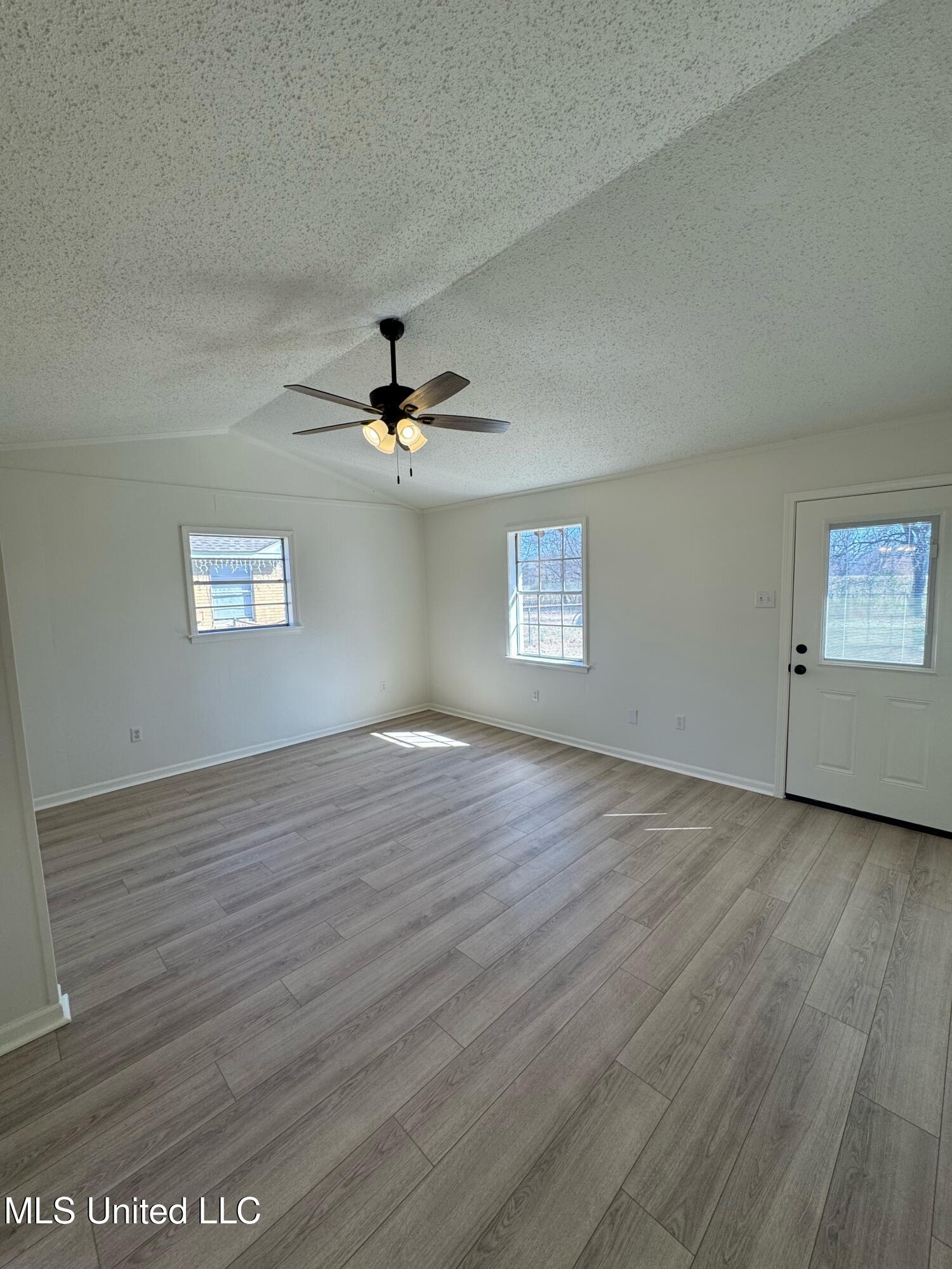 717 Valley Springs Drive, Southaven, Mississippi image 12