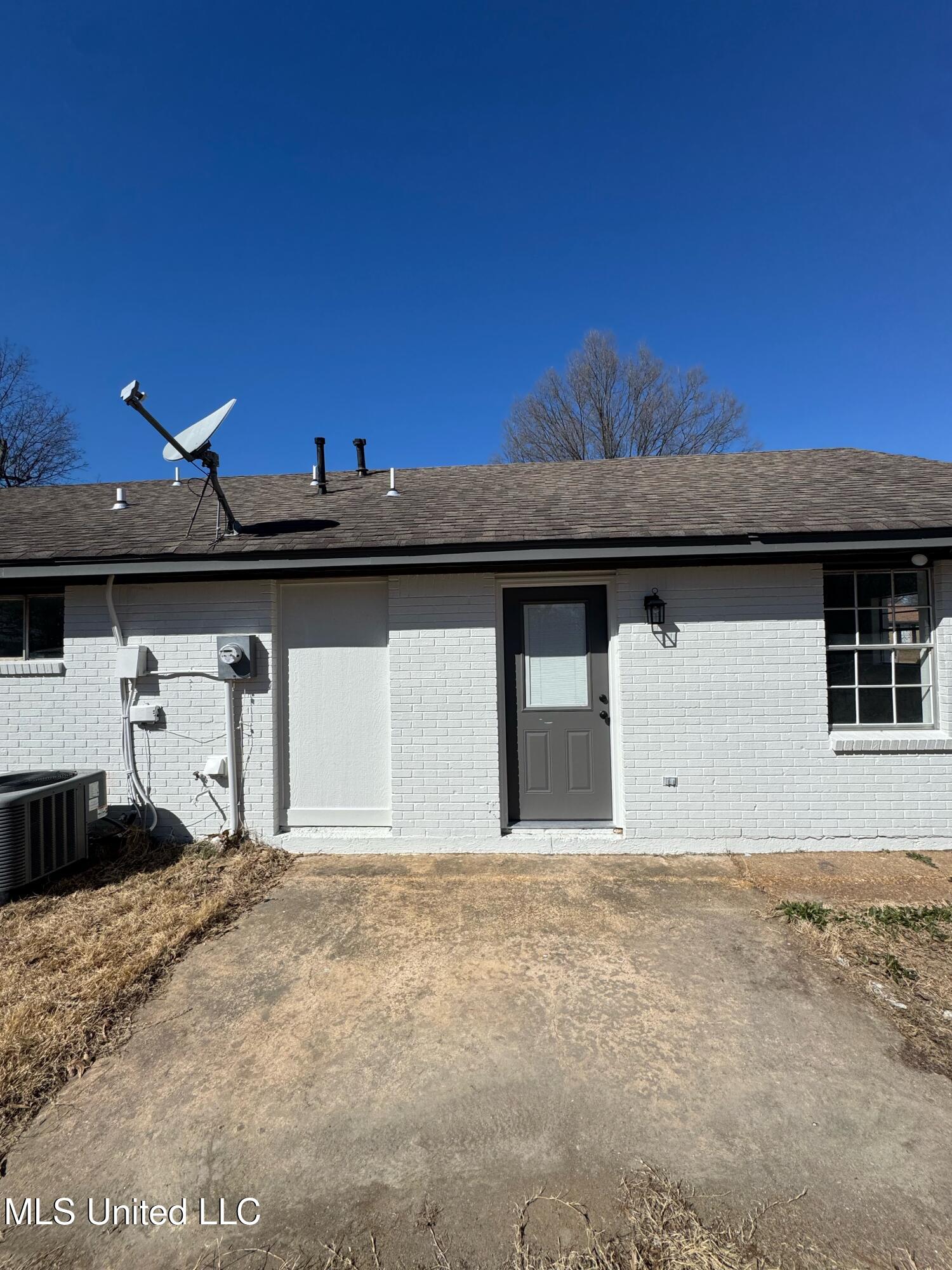 717 Valley Springs Drive, Southaven, Mississippi image 5
