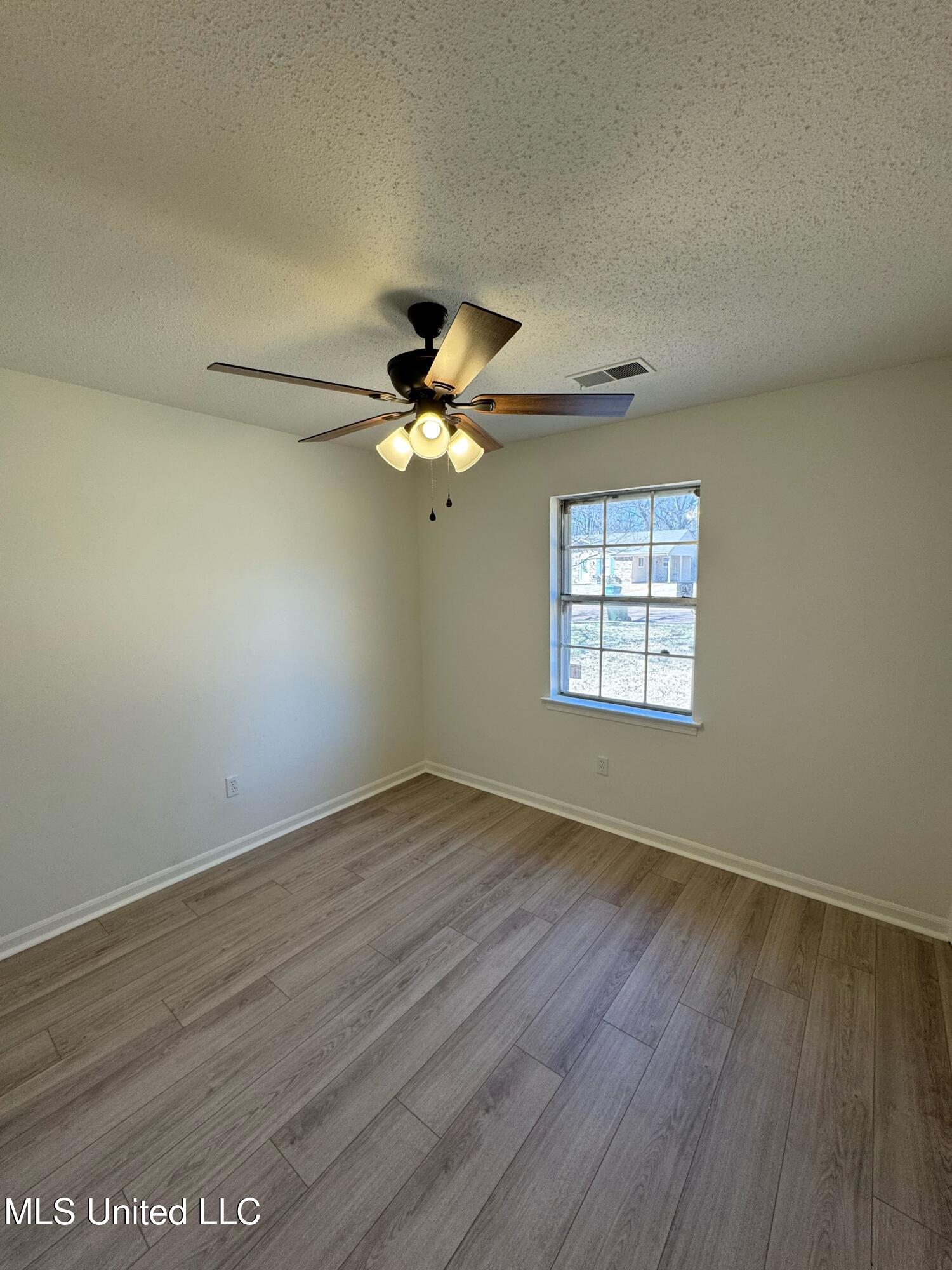 717 Valley Springs Drive, Southaven, Mississippi image 20