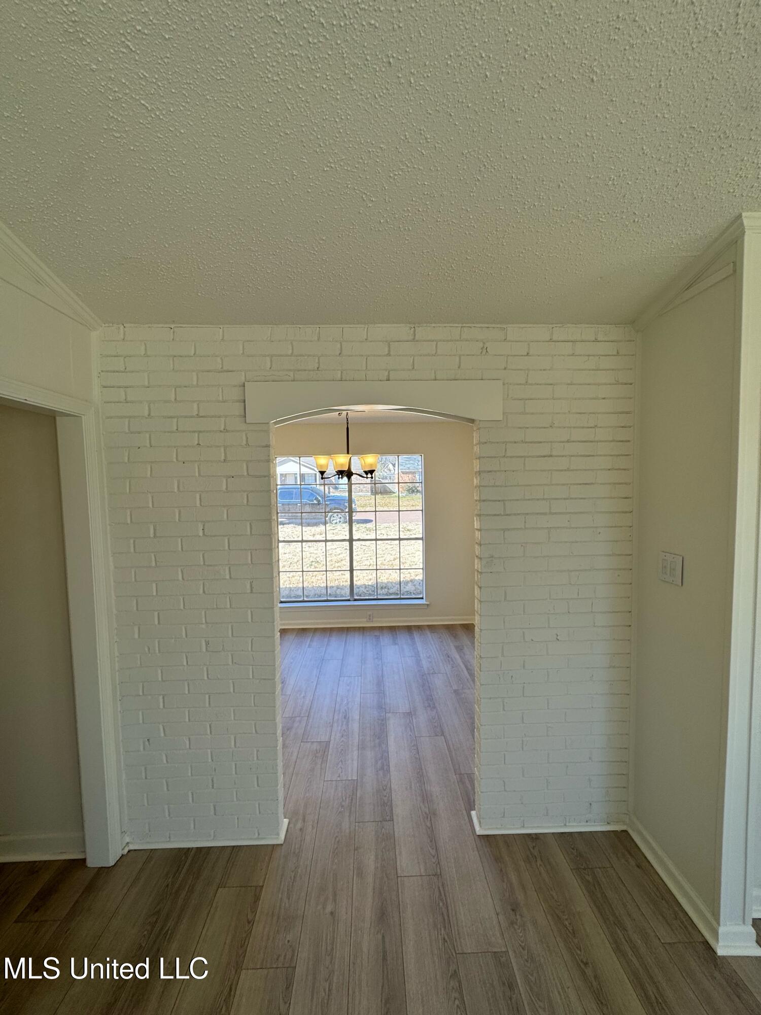 717 Valley Springs Drive, Southaven, Mississippi image 11