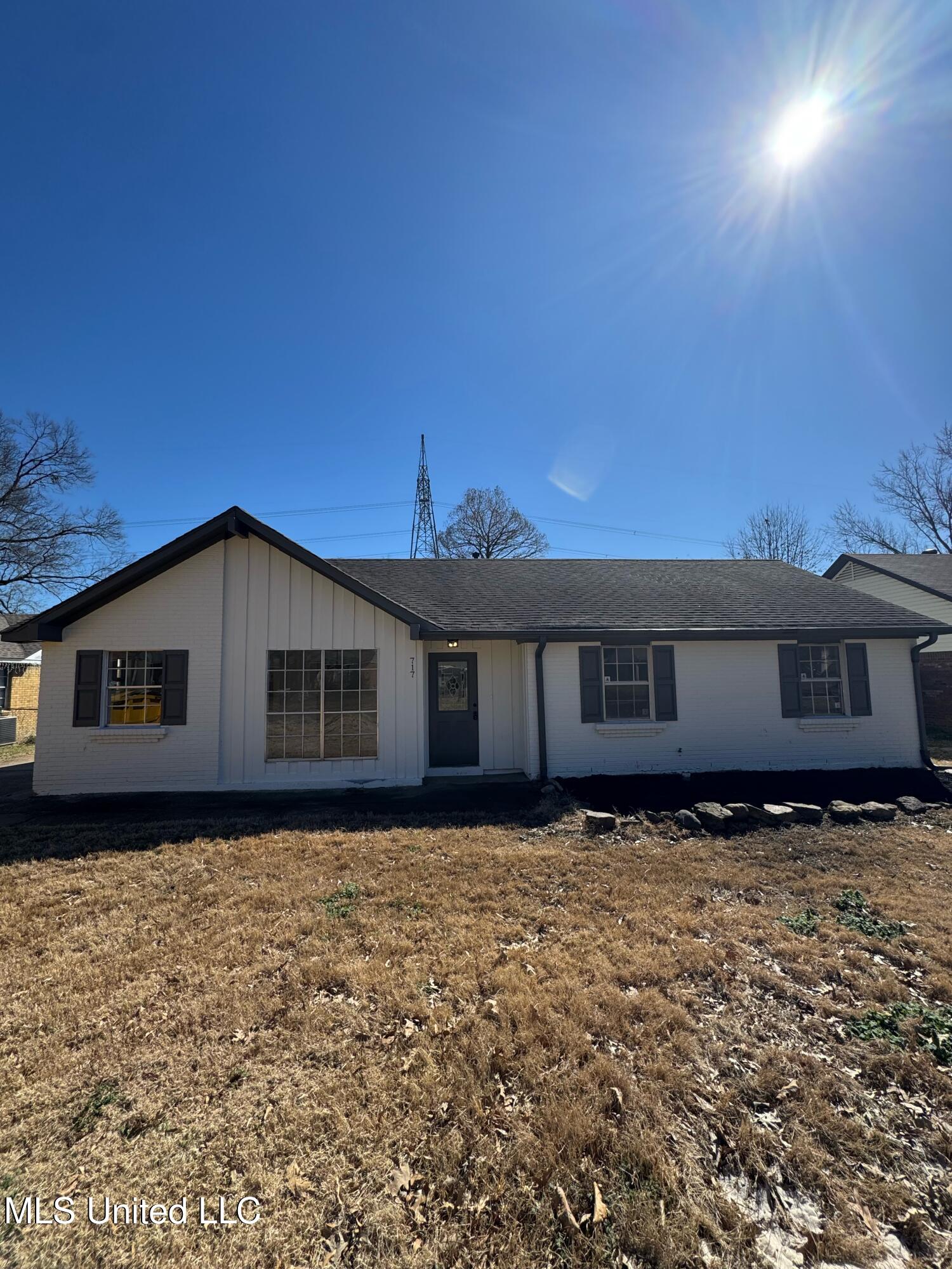 717 Valley Springs Drive, Southaven, Mississippi image 1