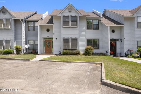 Homes For Sale - 8122 Fairway Villa Drive<br/> Gautier, MS 39553