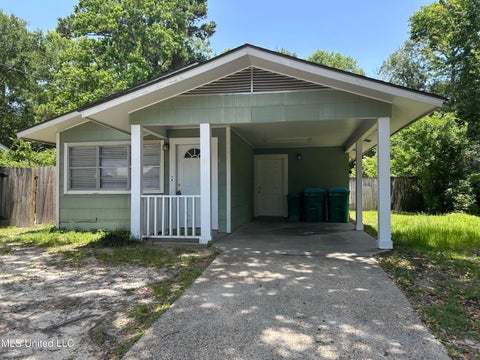 Homes For Rent - 110 Hickory Drive<br/> Jackson County, Ocean Springs, MS 39564