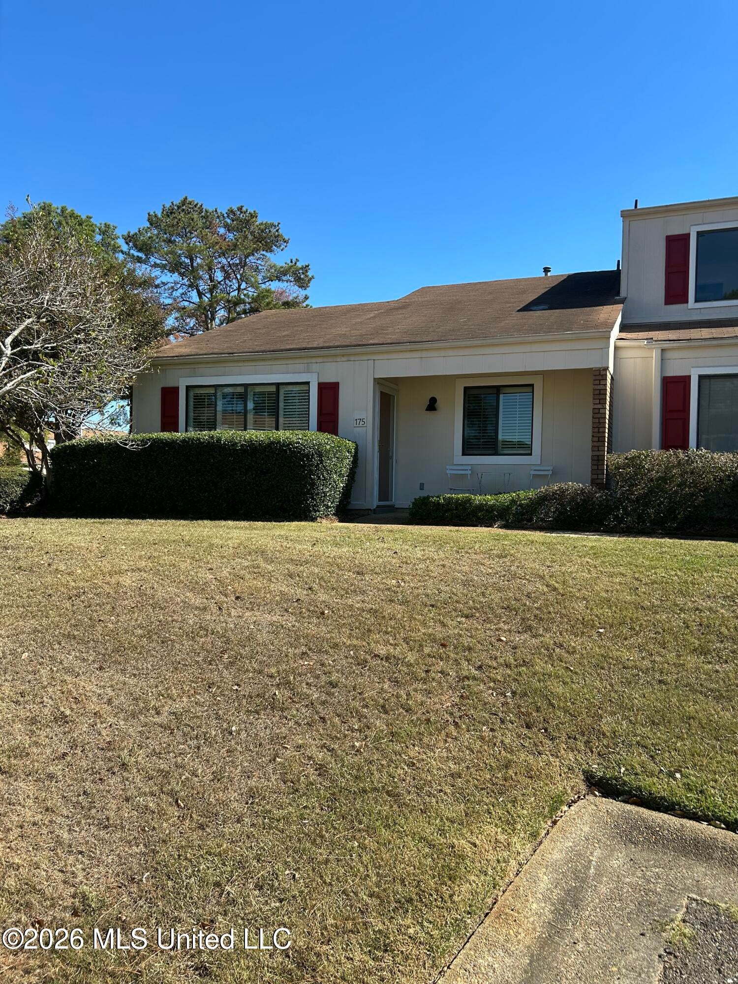 175 Lakebend Circle