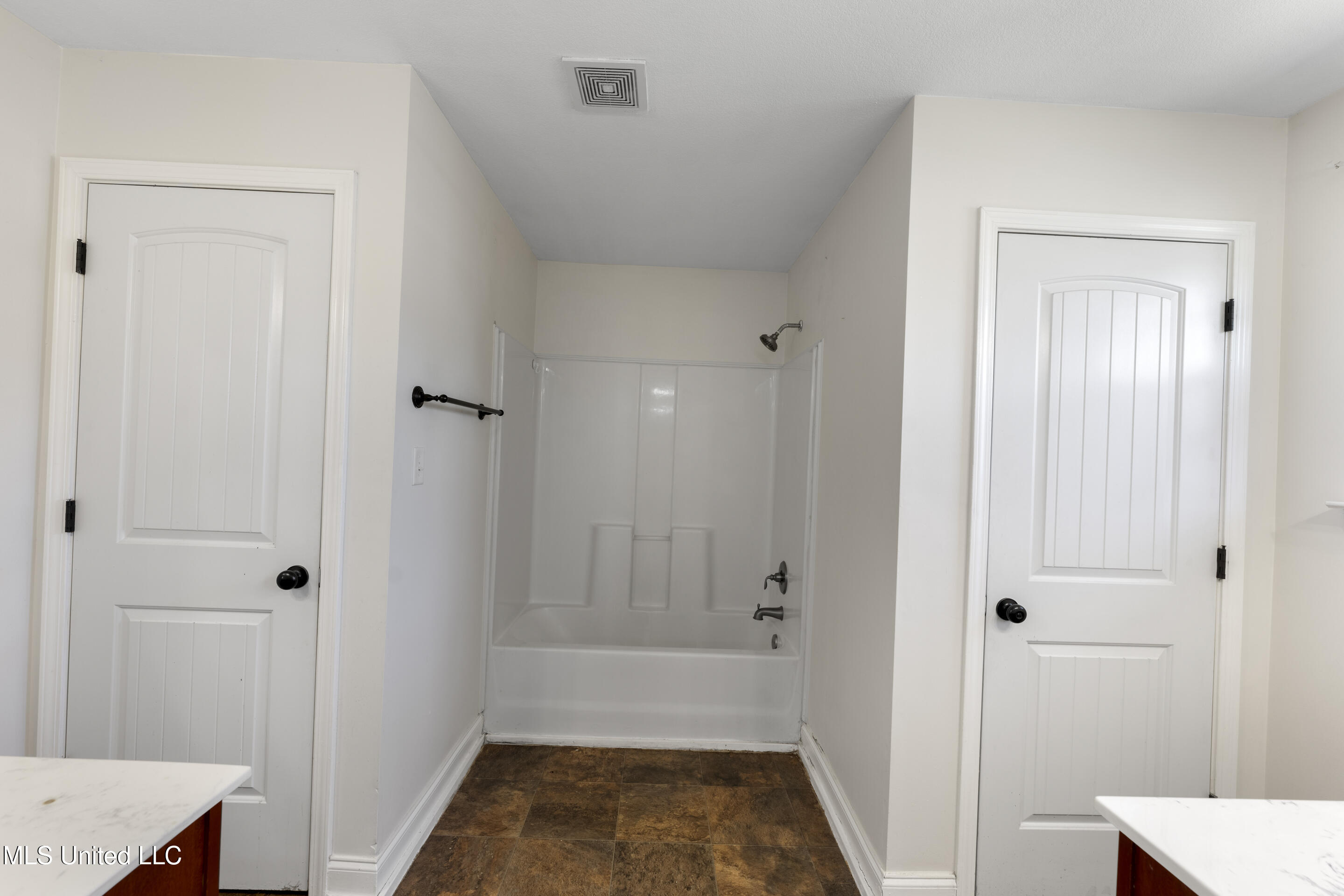 7656 E Brierfield Drive, Southaven, Mississippi image 14