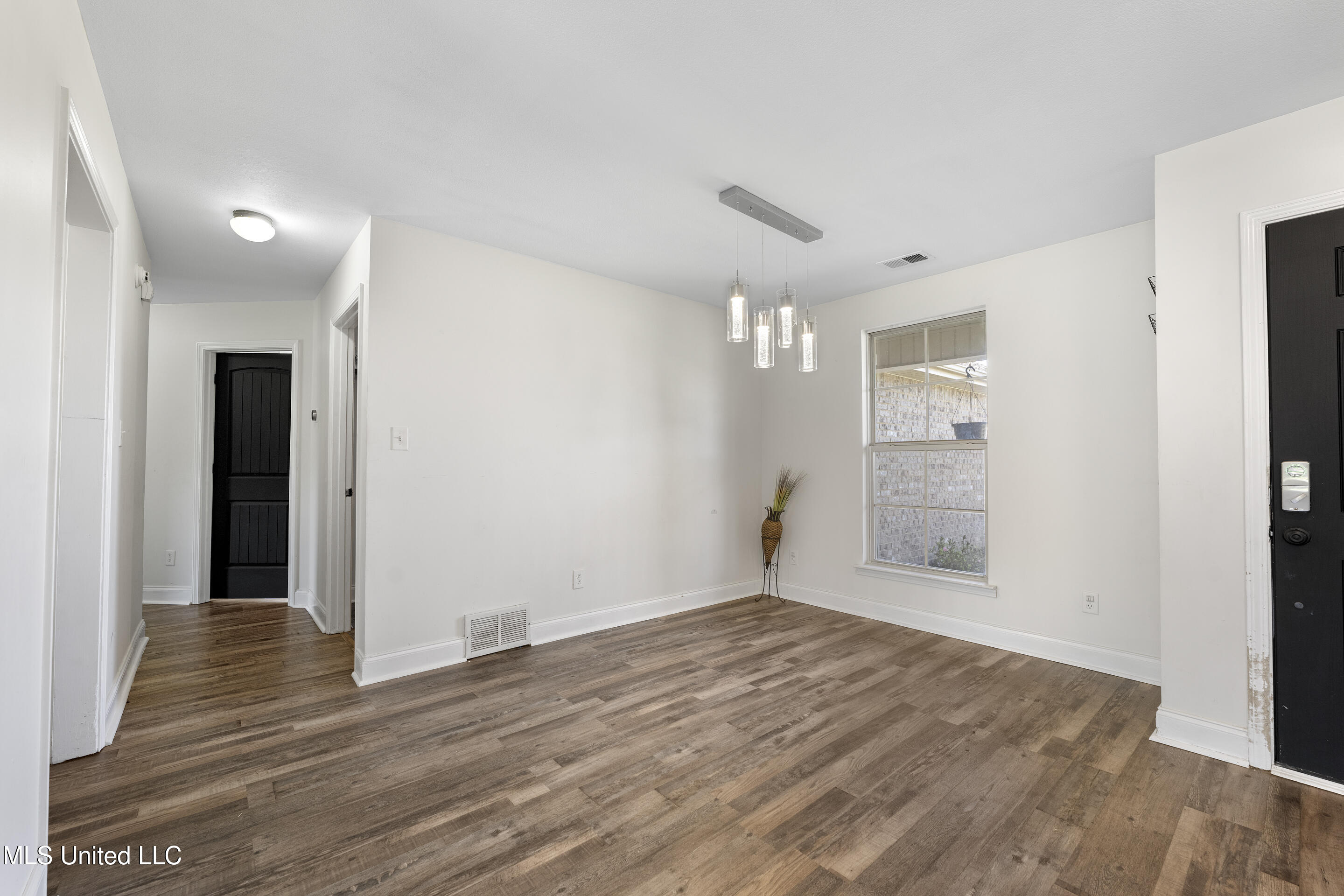 7656 E Brierfield Drive, Southaven, Mississippi image 3