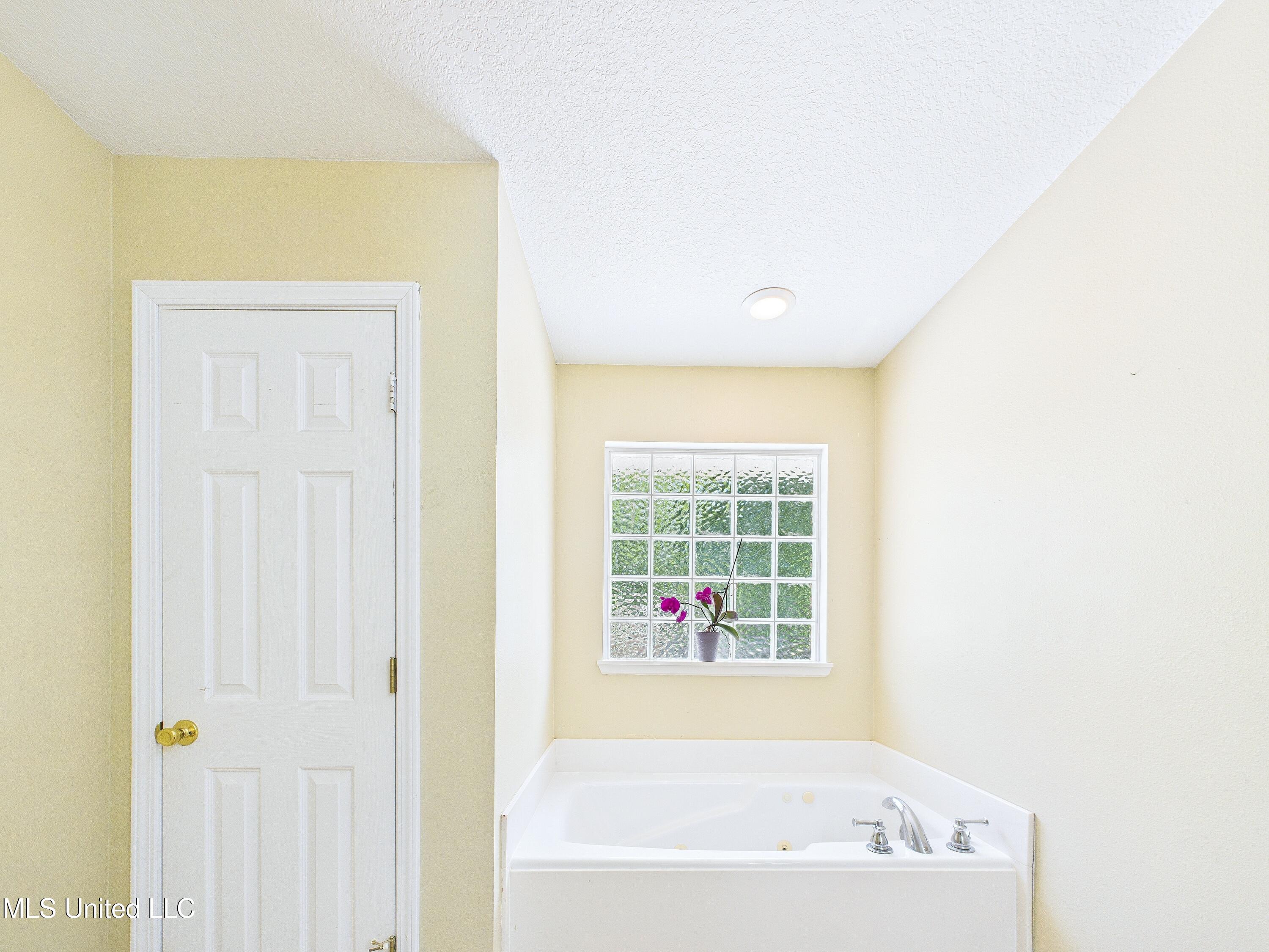 15920 Hardwood Place, Biloxi, Mississippi image 19