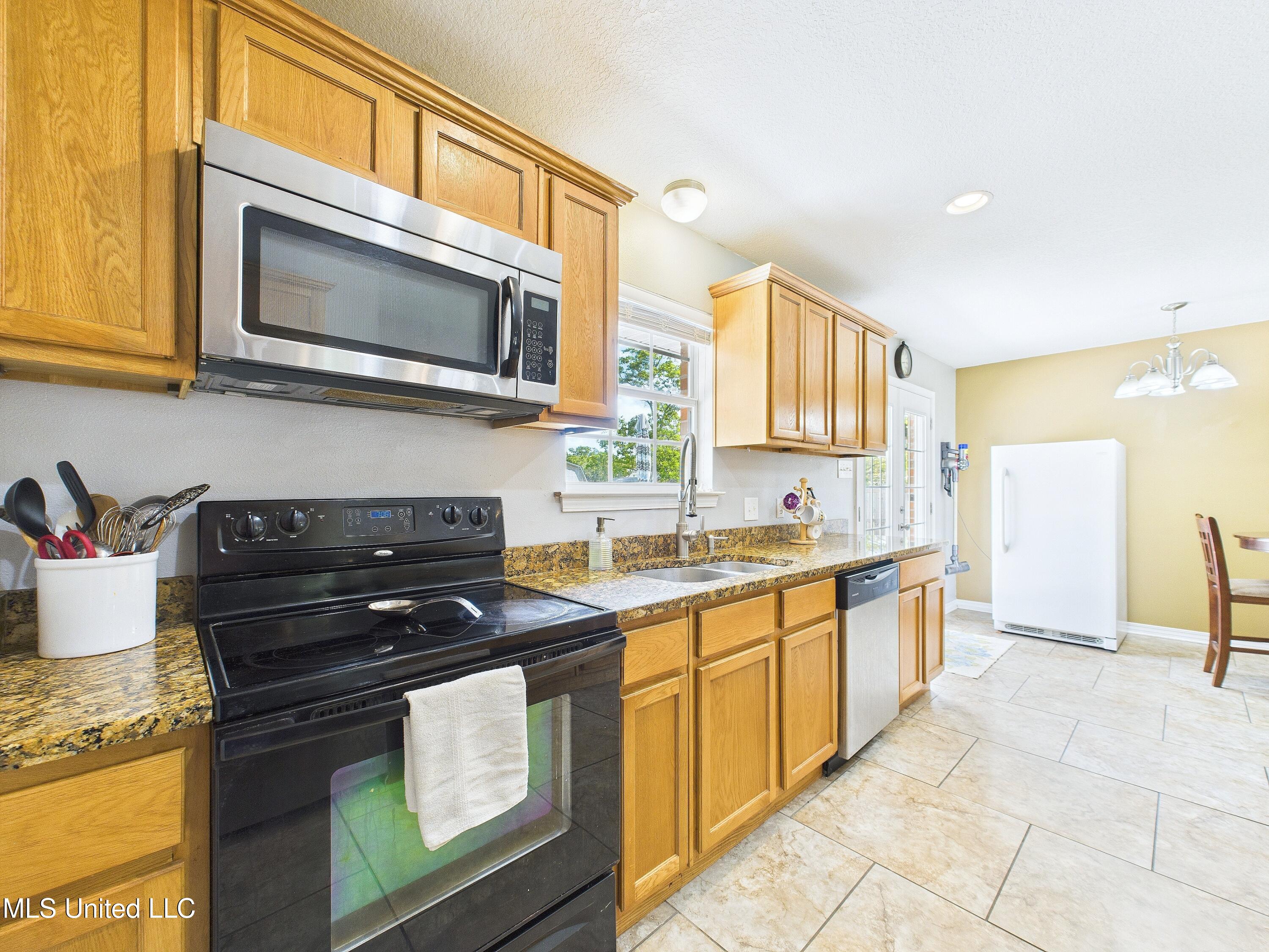 15920 Hardwood Place, Biloxi, Mississippi image 13