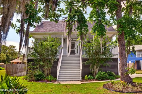 Homes For Sale - 10493 Riviere Vue Drive<br/> Biloxi, MS 39532