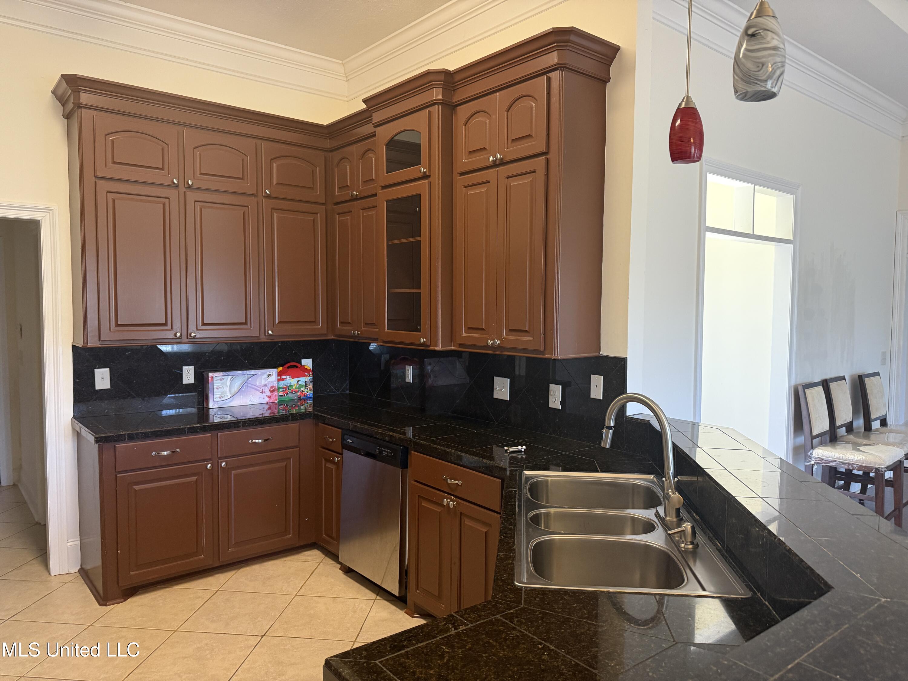 341 Austin Circle, Brandon, Mississippi image 2