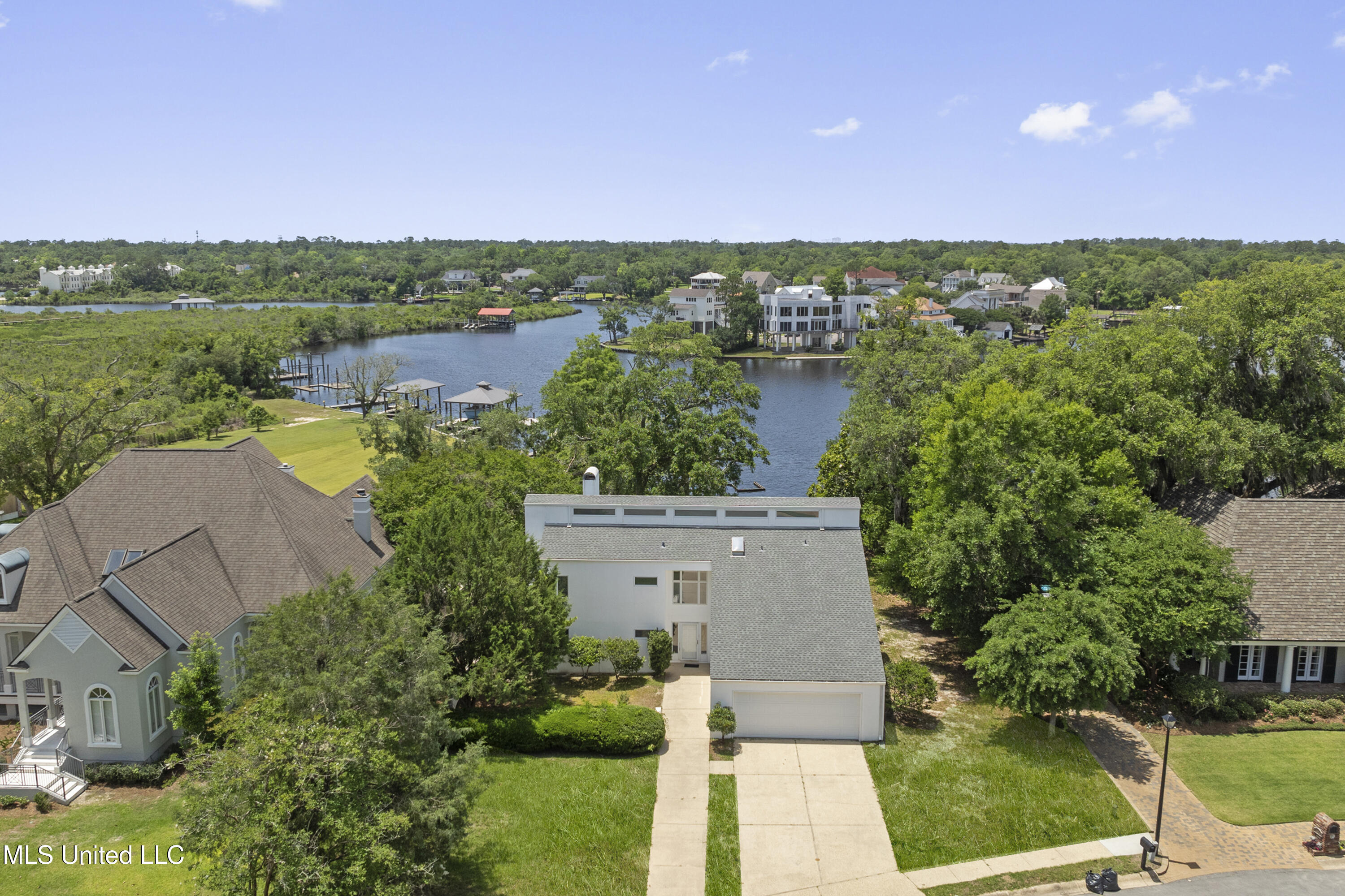 11 Bayou Place, Gulfport, Mississippi image 2