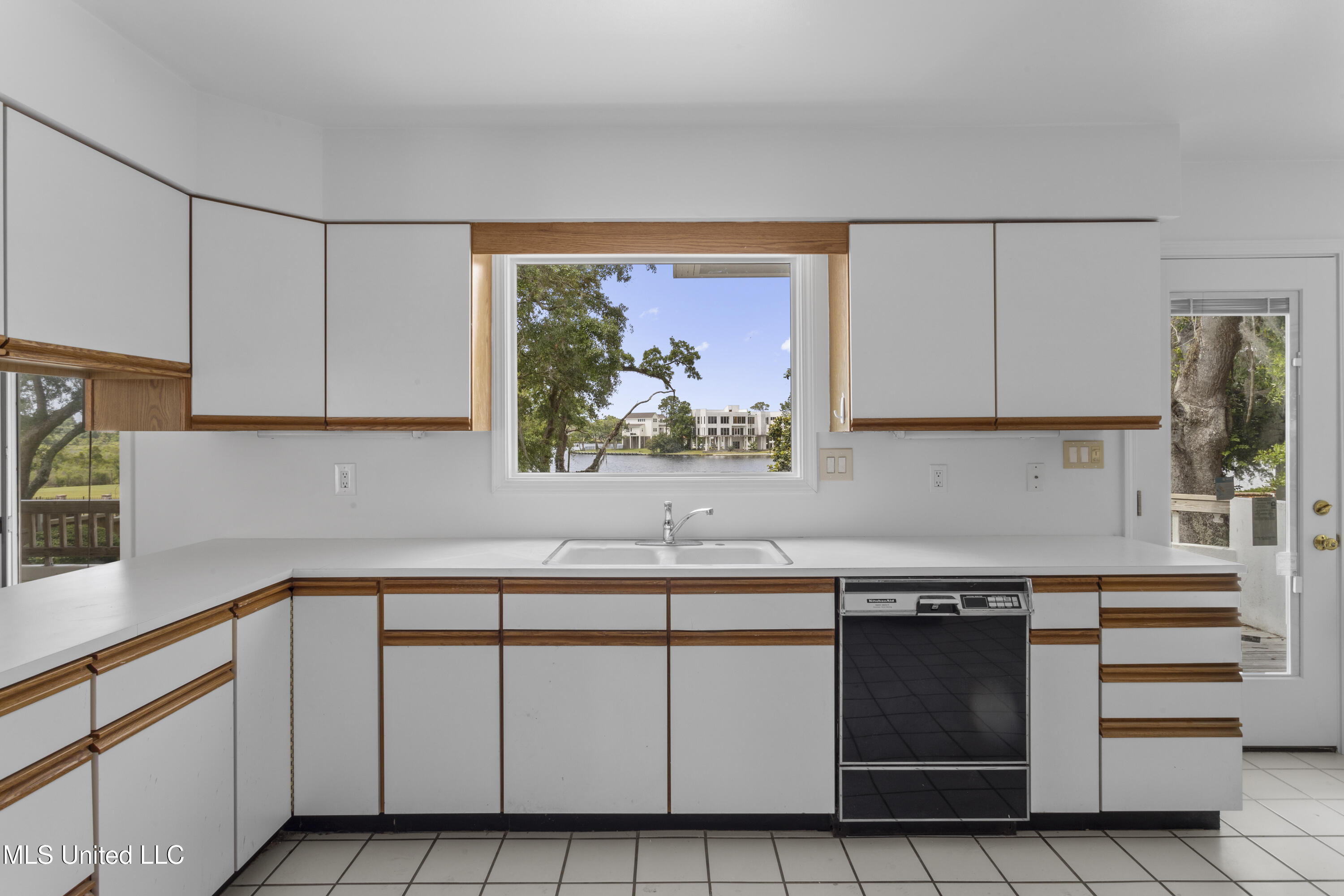 11 Bayou Place, Gulfport, Mississippi image 16
