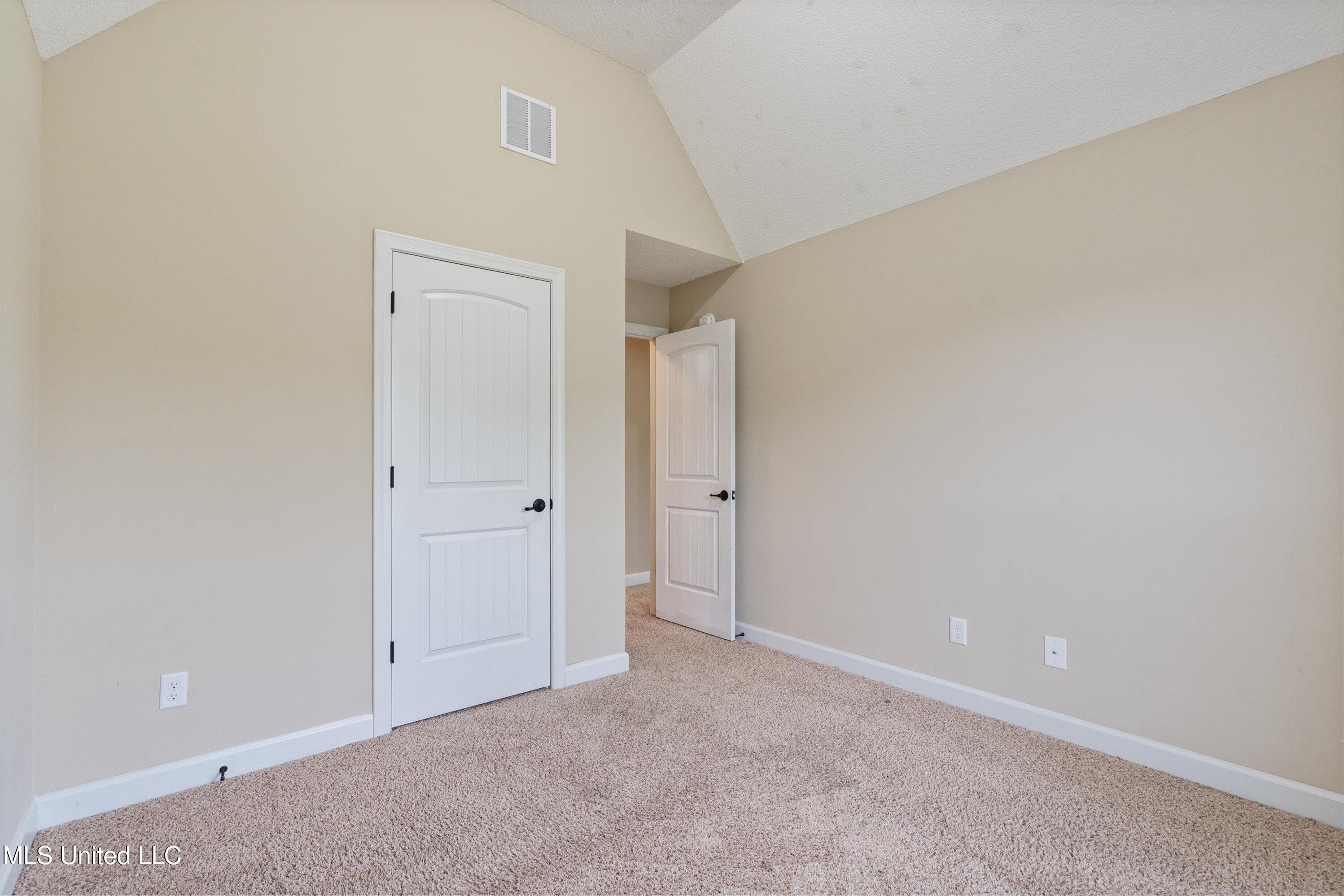 6484 Anna May Drive, Walls, Mississippi image 15